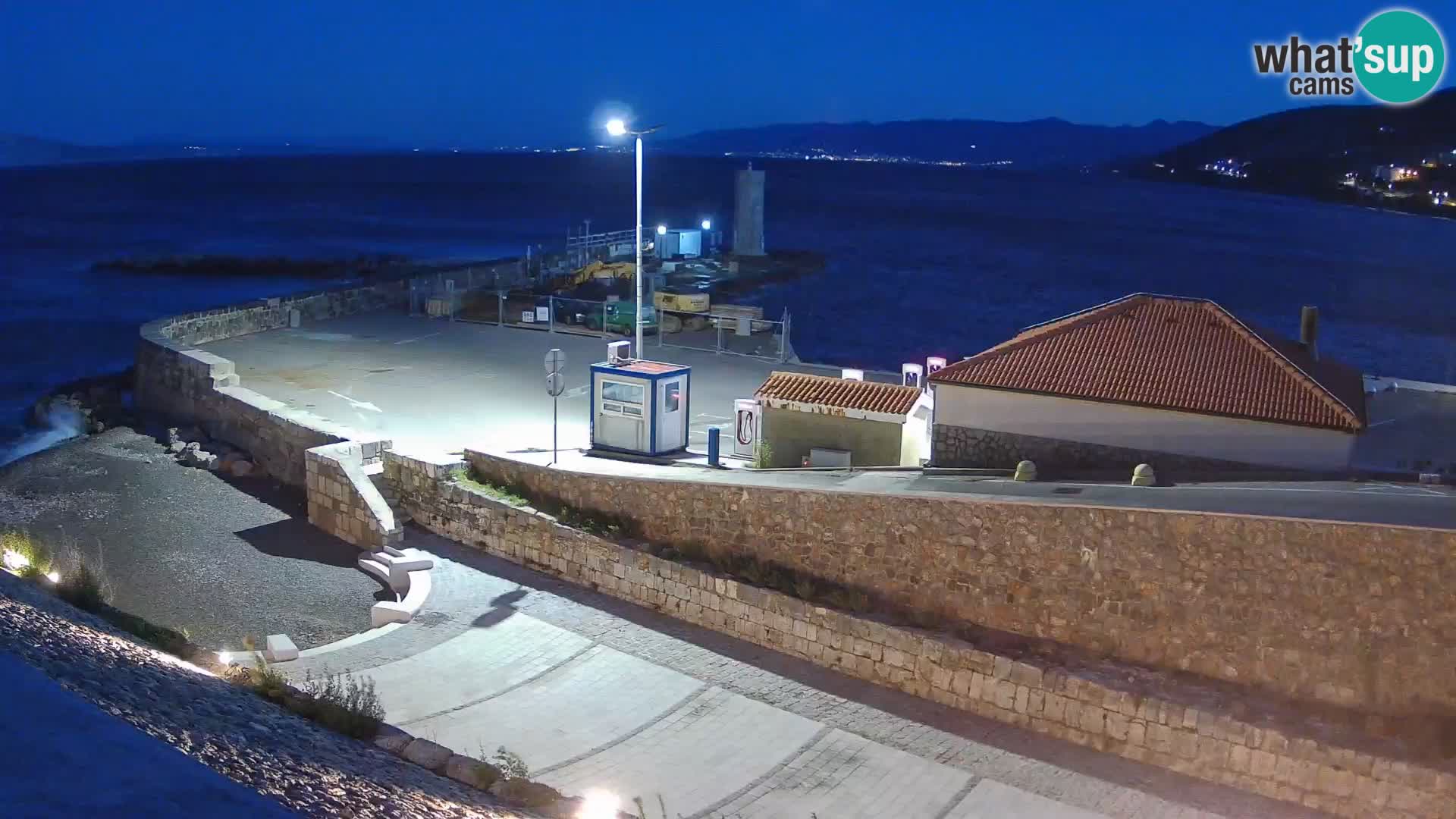 Senj Hafen Webcam – Wellenbrecher & Leuchtturm Liveblick