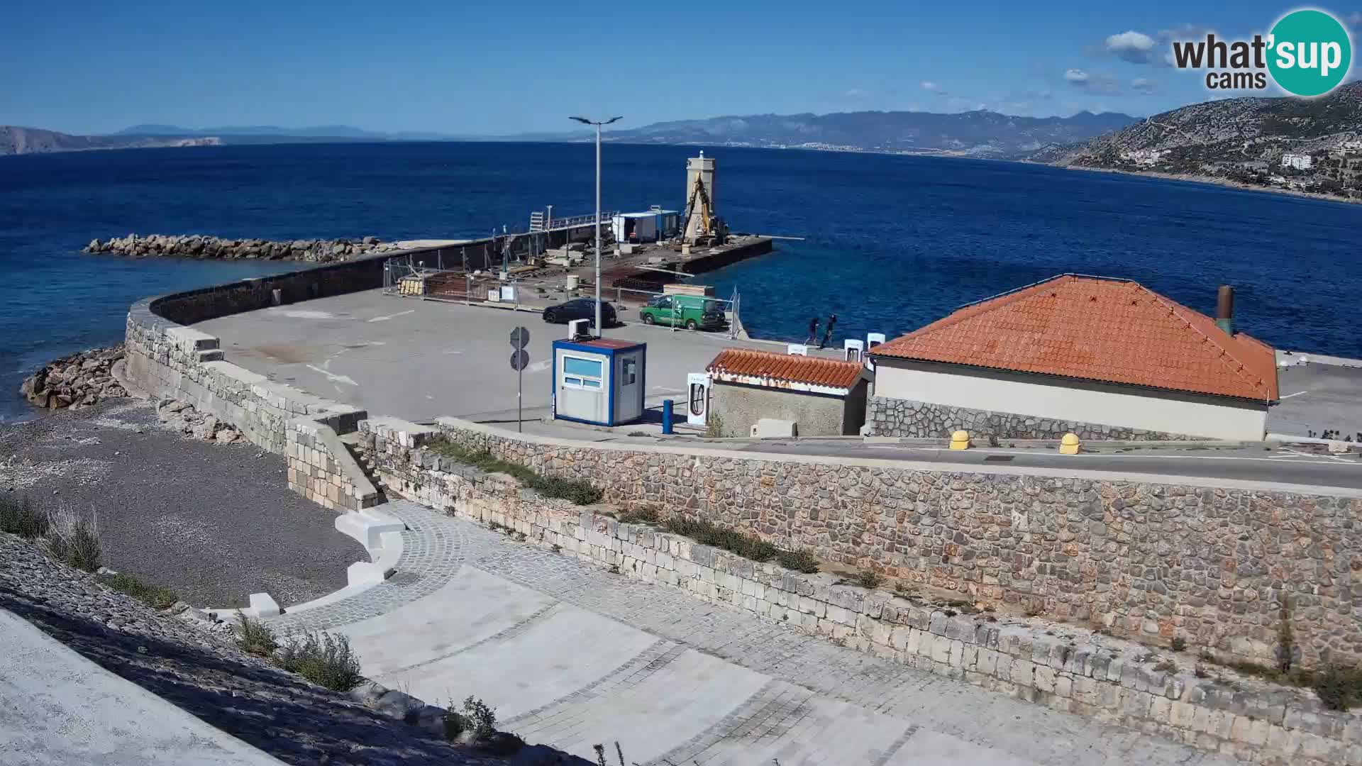 Webcam port de Senj – Vue sur la jetée et le phare