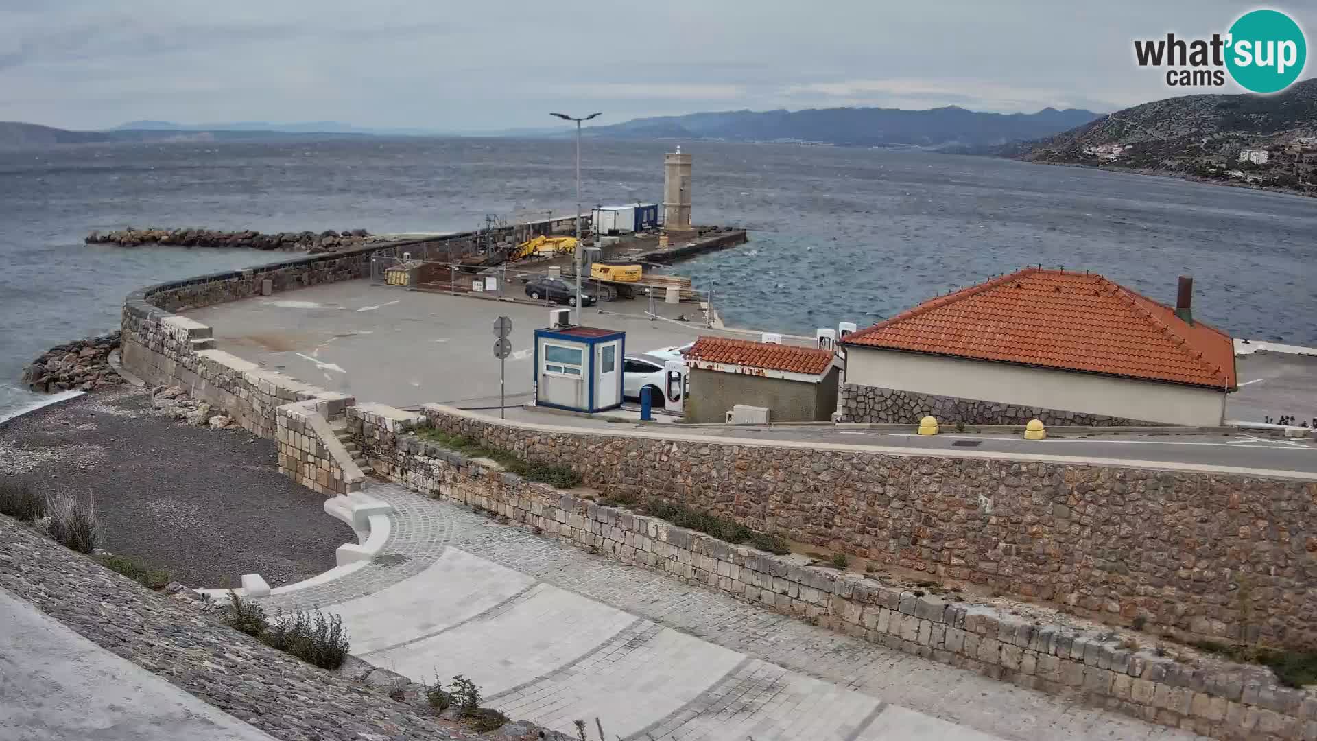 Webcam port de Senj – Vue sur la jetée et le phare