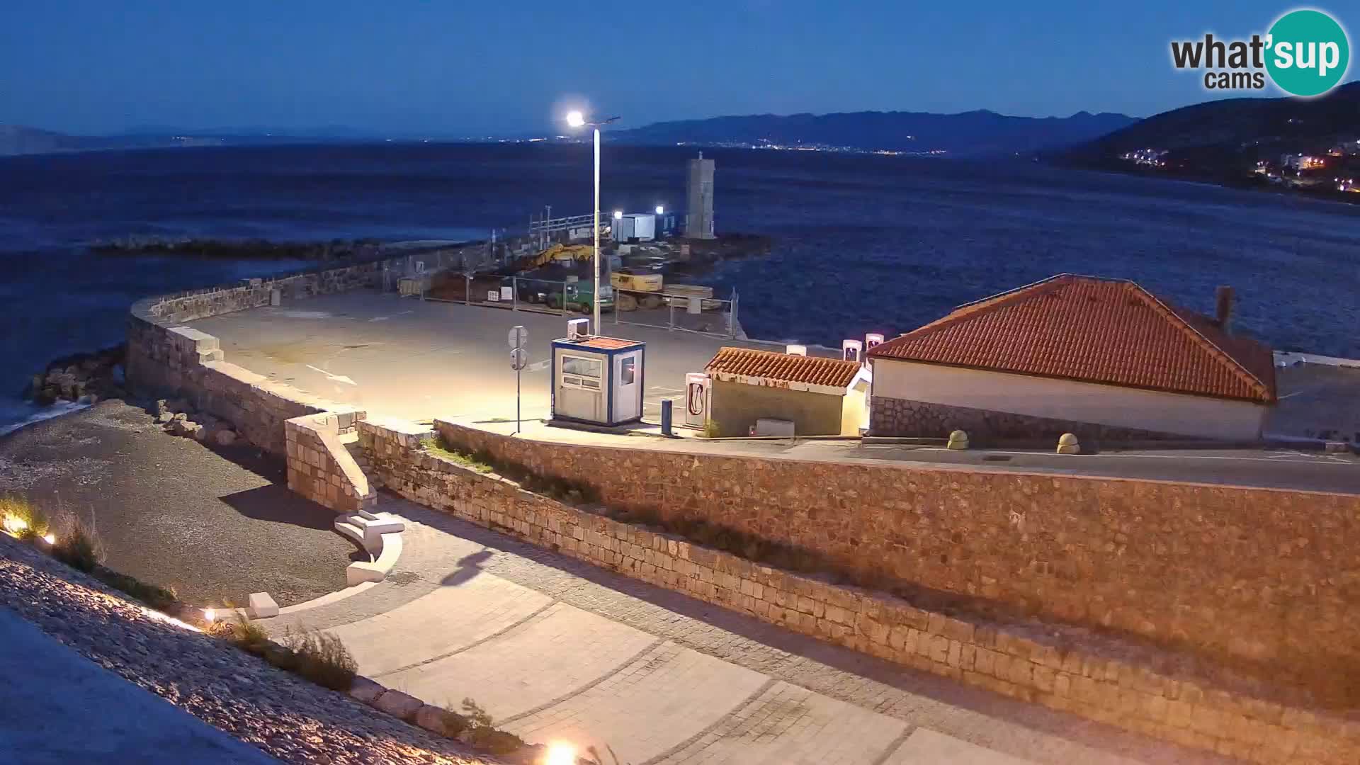 Webcam puerto de Senj – Rompeolas y faro en directo