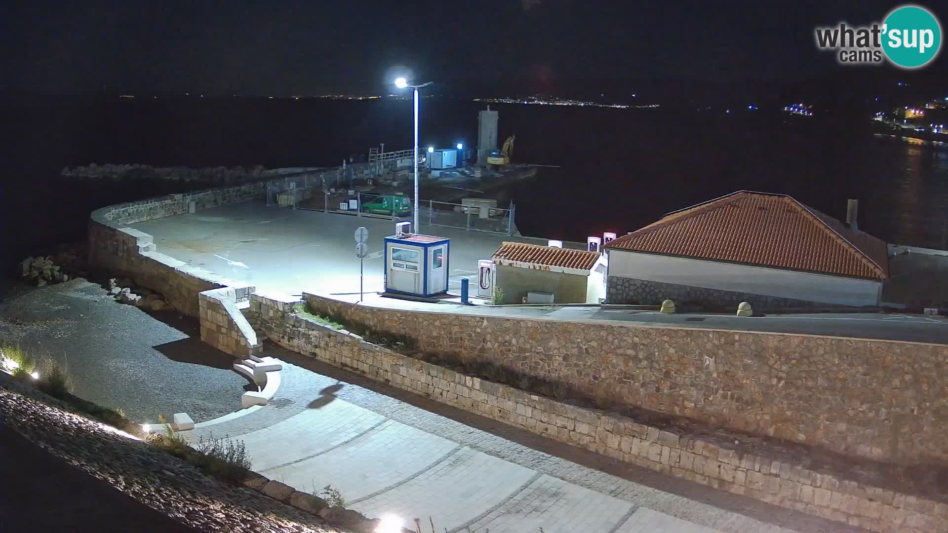 Webcam port de Senj – Vue sur la jetée et le phare