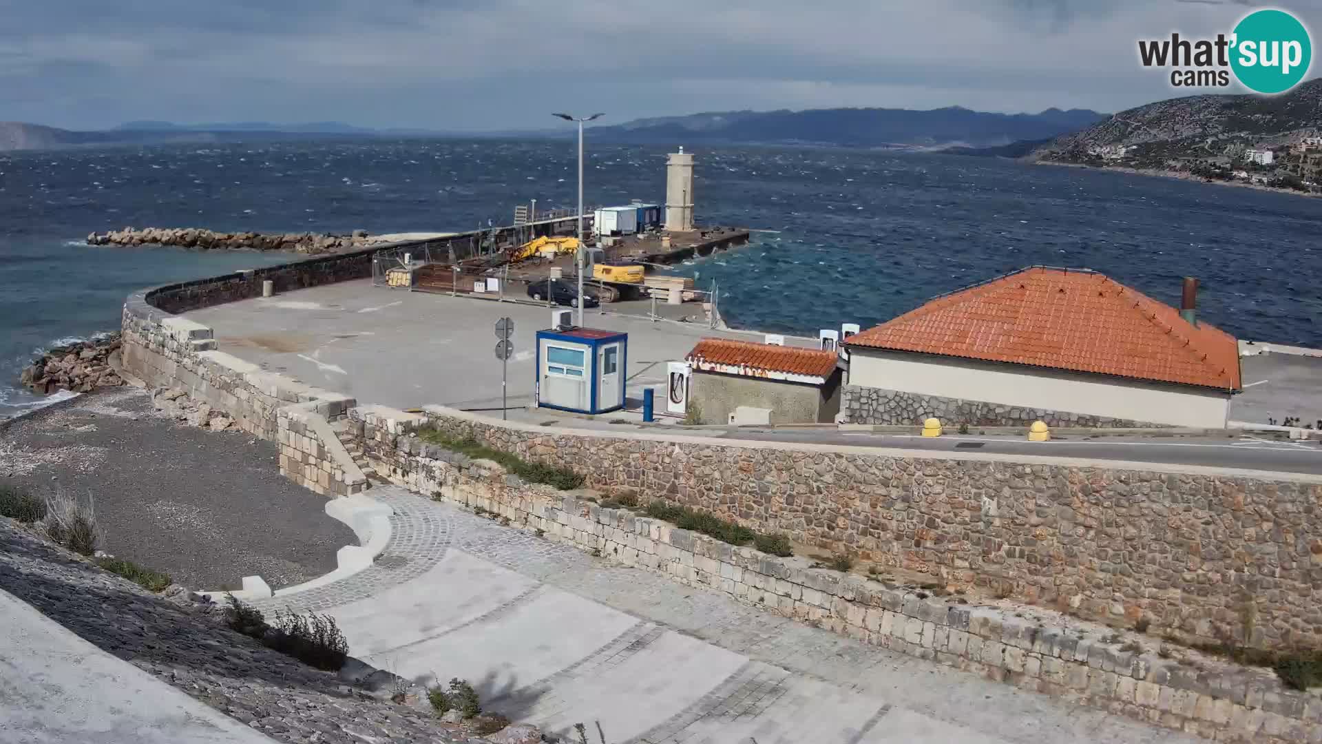 Senj Hafen Webcam – Wellenbrecher & Leuchtturm Liveblick