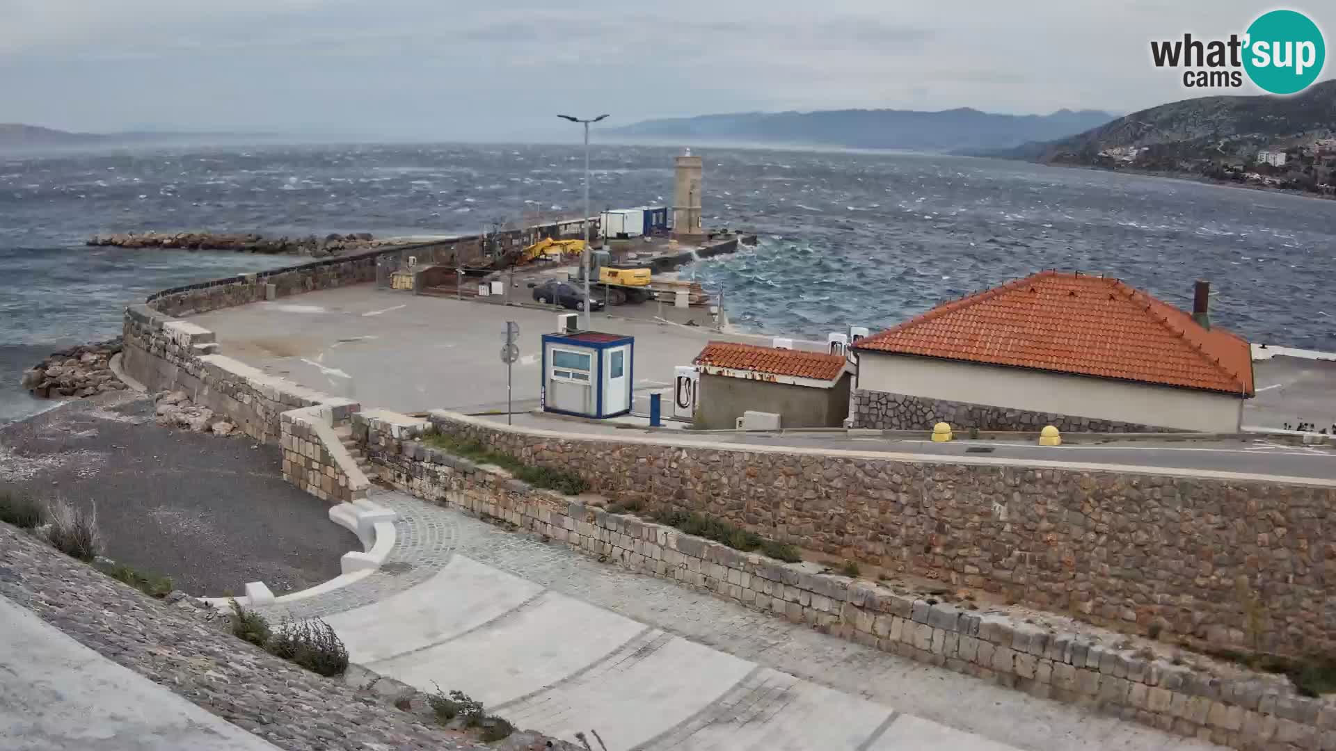 Webcam Porto di Segna – Frangiflutti e Faro in diretta