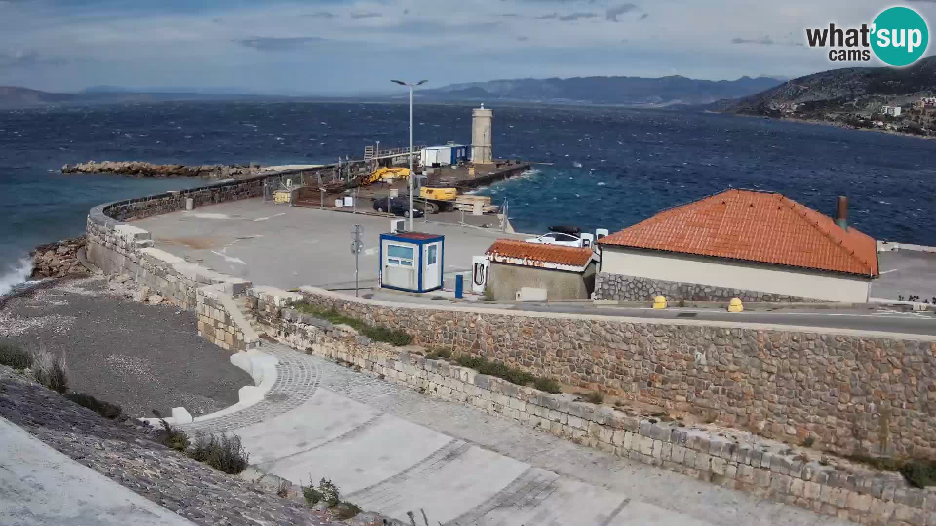 Senj Hafen Webcam – Wellenbrecher & Leuchtturm Liveblick