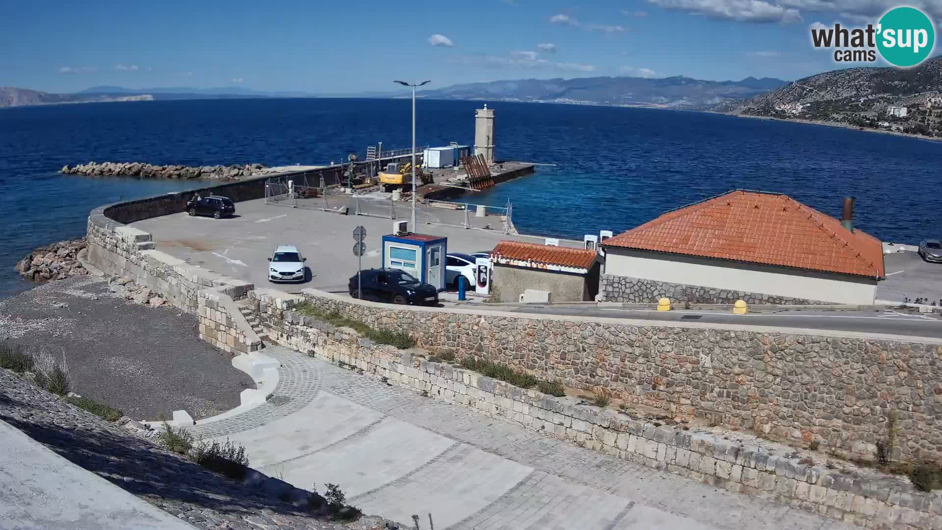 Webcam port de Senj – Vue sur la jetée et le phare