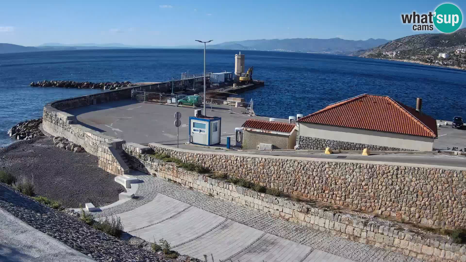 Webcam port de Senj – Vue sur la jetée et le phare