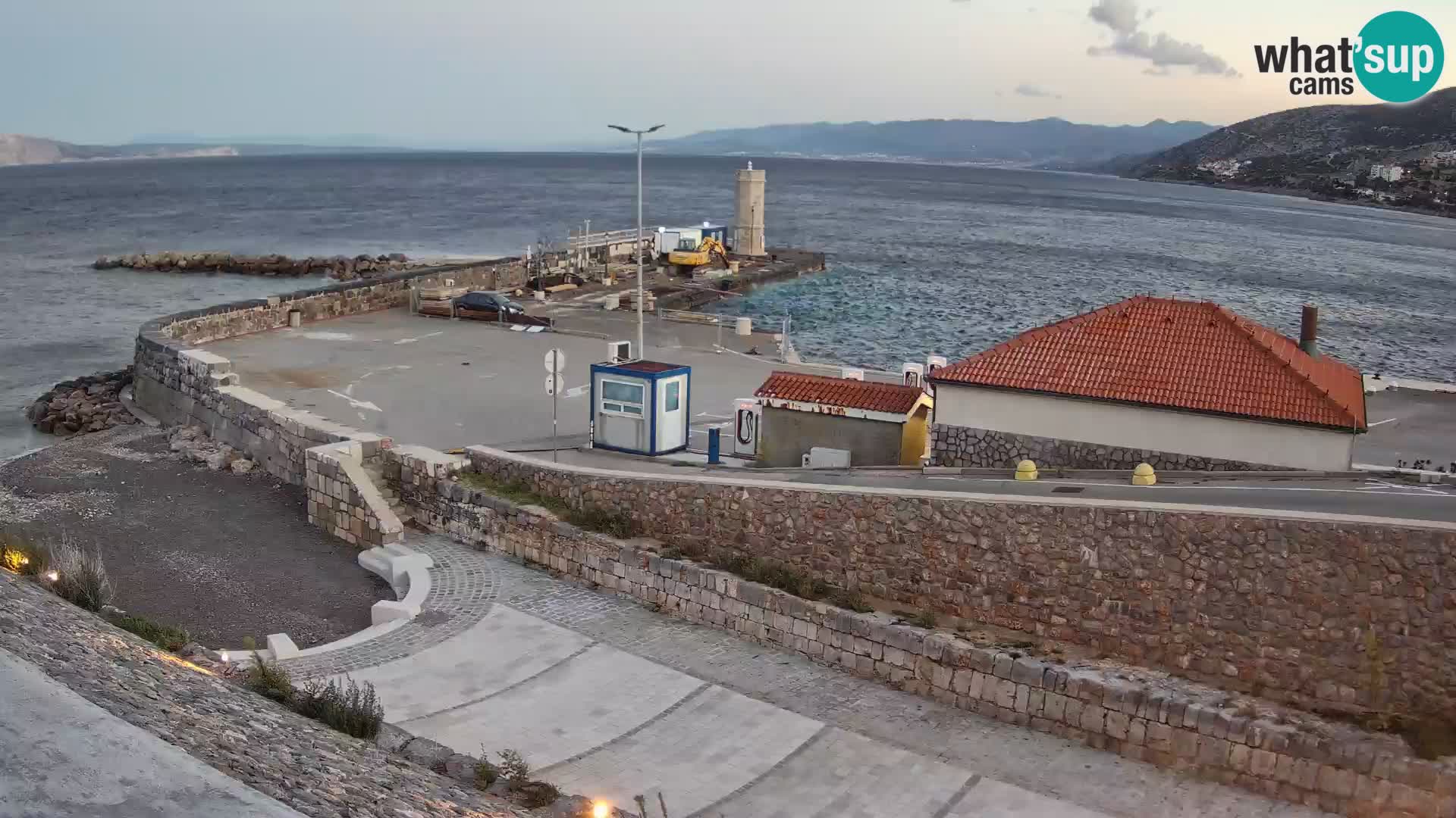 Webcam Porto di Segna – Frangiflutti e Faro in diretta