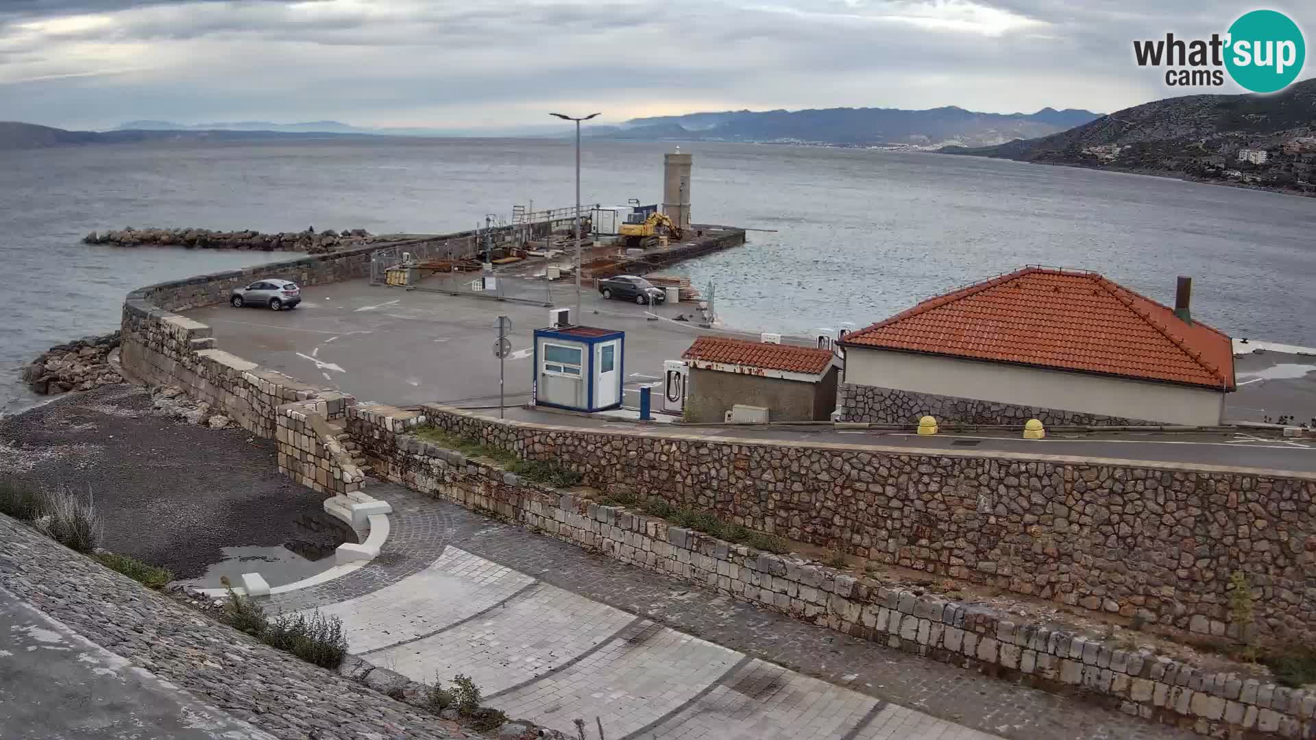 Webcam port de Senj – Vue sur la jetée et le phare