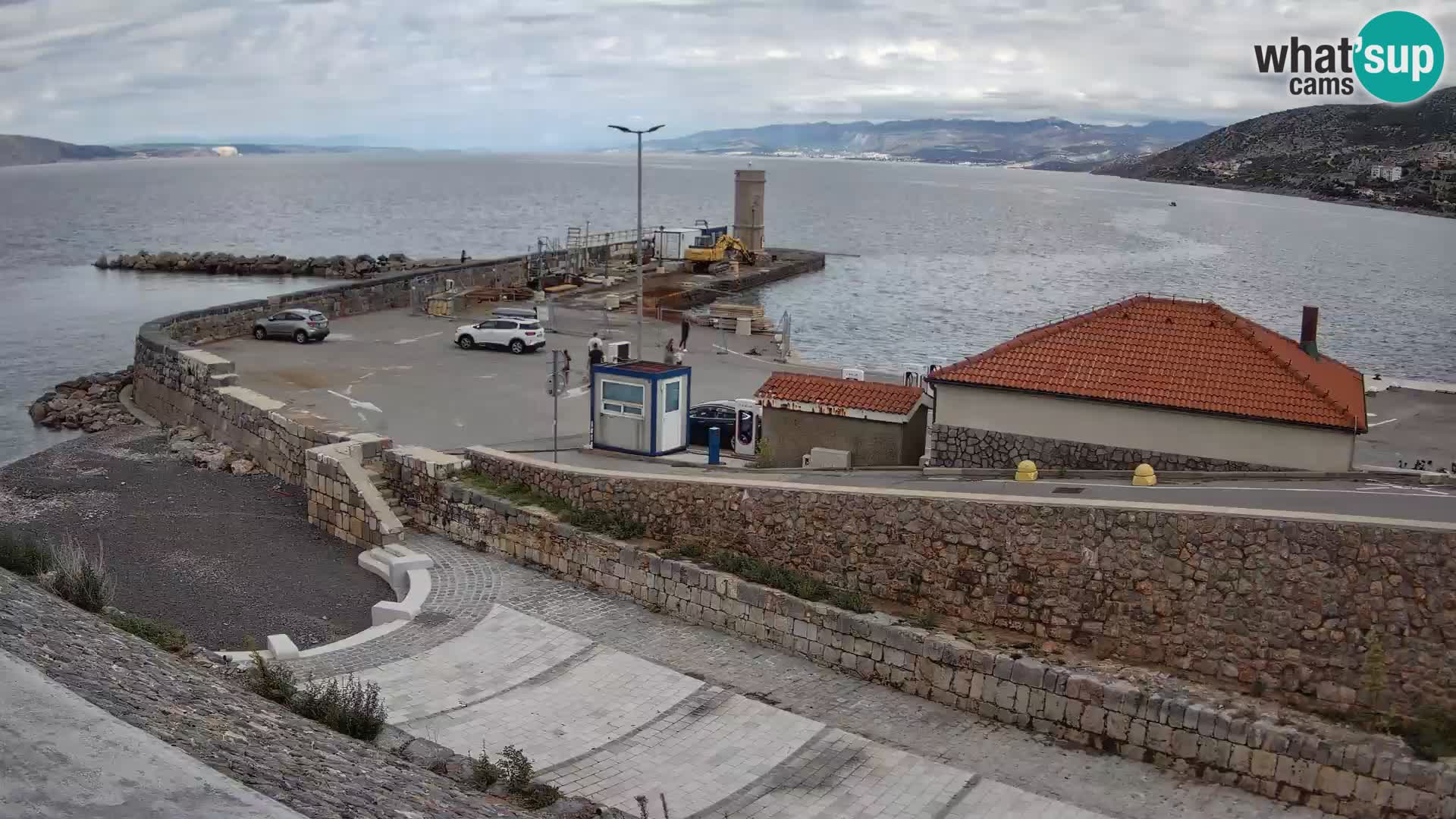 Webcam port de Senj – Vue sur la jetée et le phare