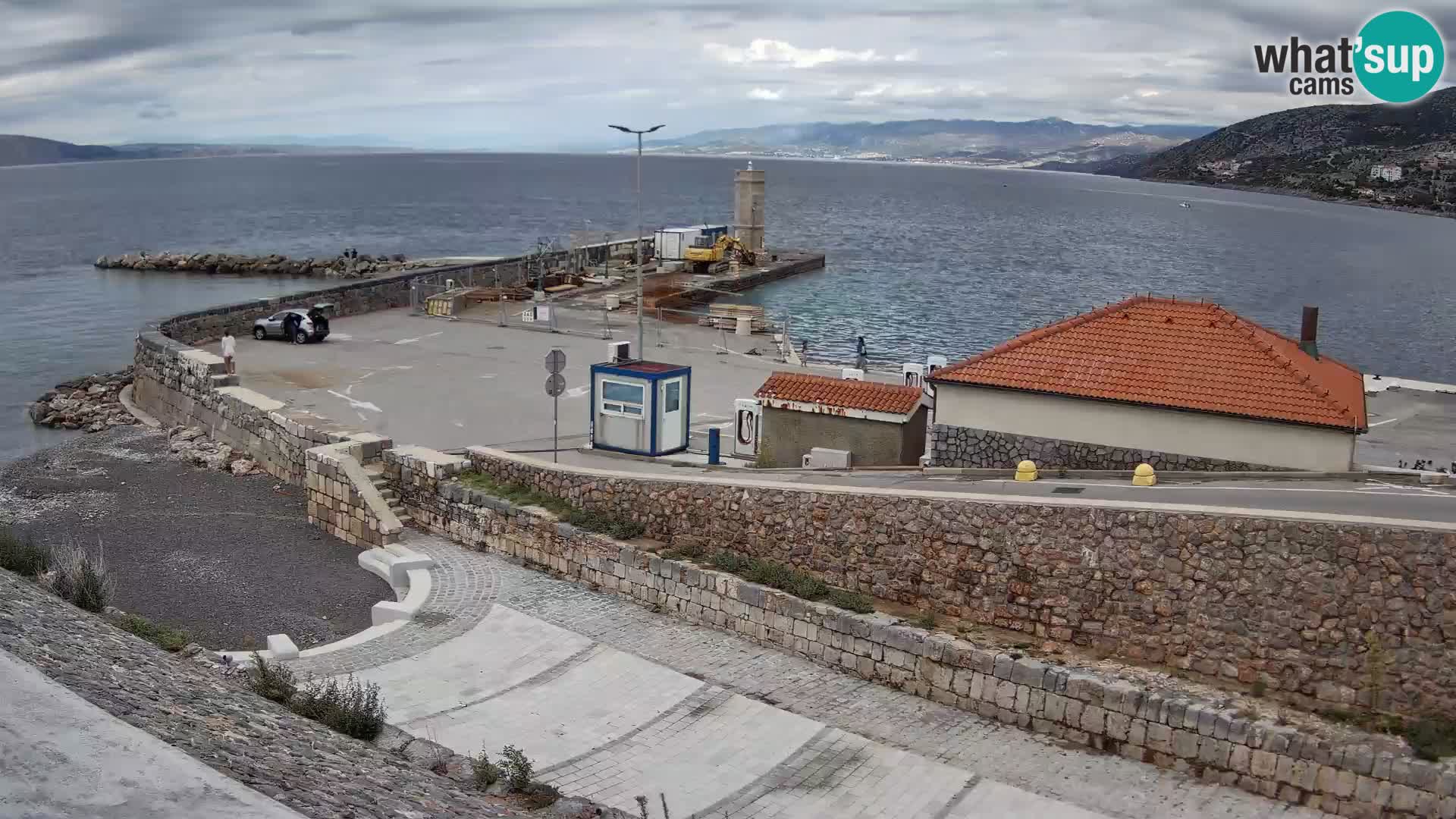 Webcam port de Senj – Vue sur la jetée et le phare