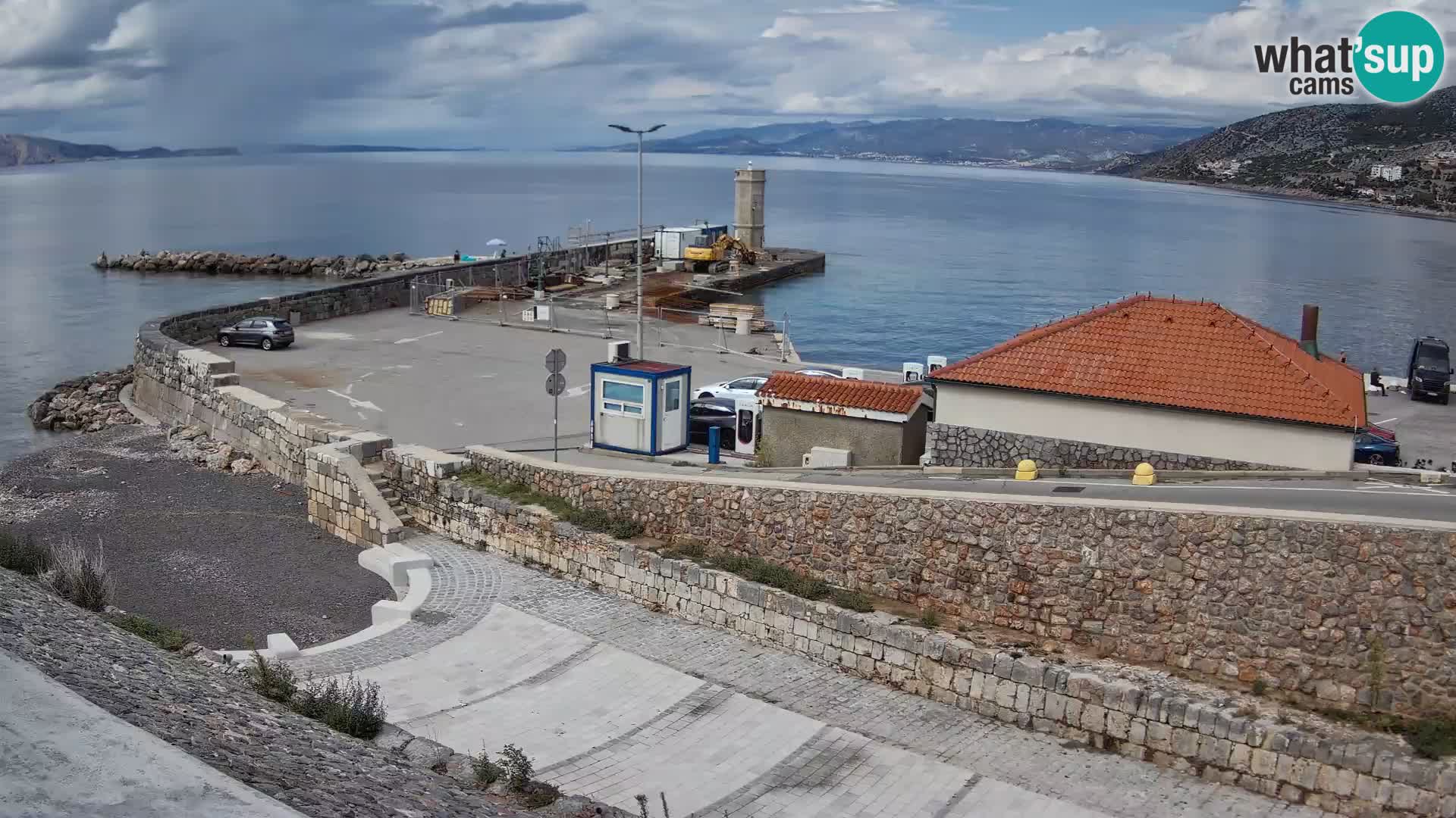 Webcam port de Senj – Vue sur la jetée et le phare