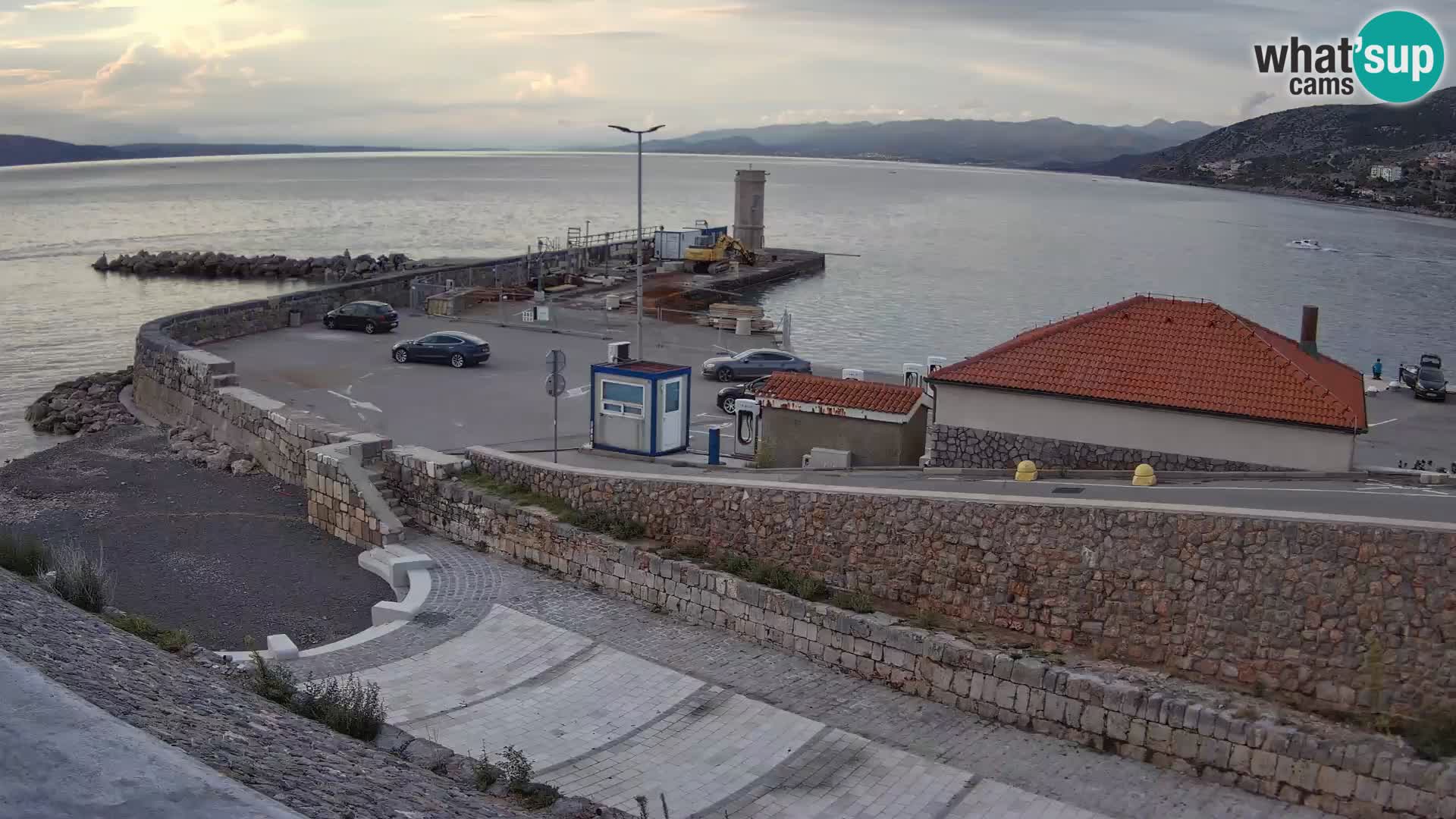 Senj Hafen Webcam – Wellenbrecher & Leuchtturm Liveblick