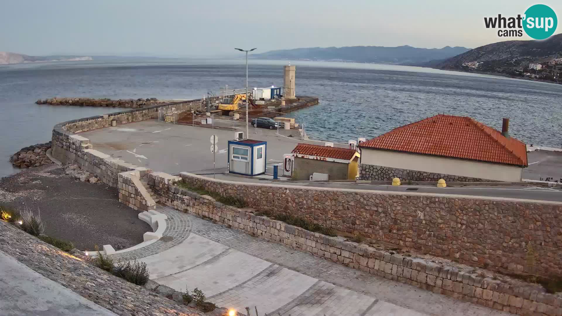 Senj Hafen Webcam – Wellenbrecher & Leuchtturm Liveblick