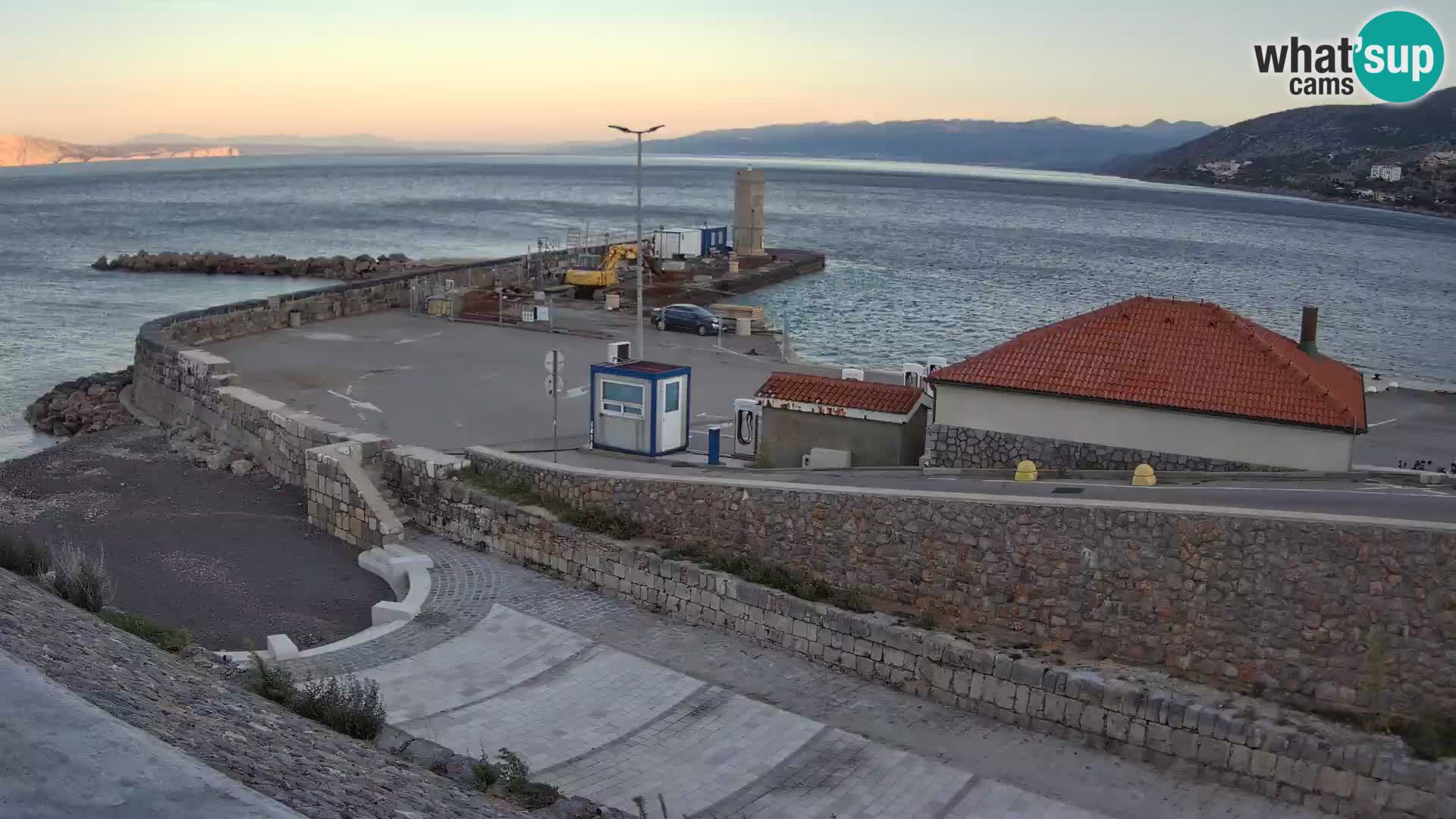 Senj Hafen Webcam – Wellenbrecher & Leuchtturm Liveblick