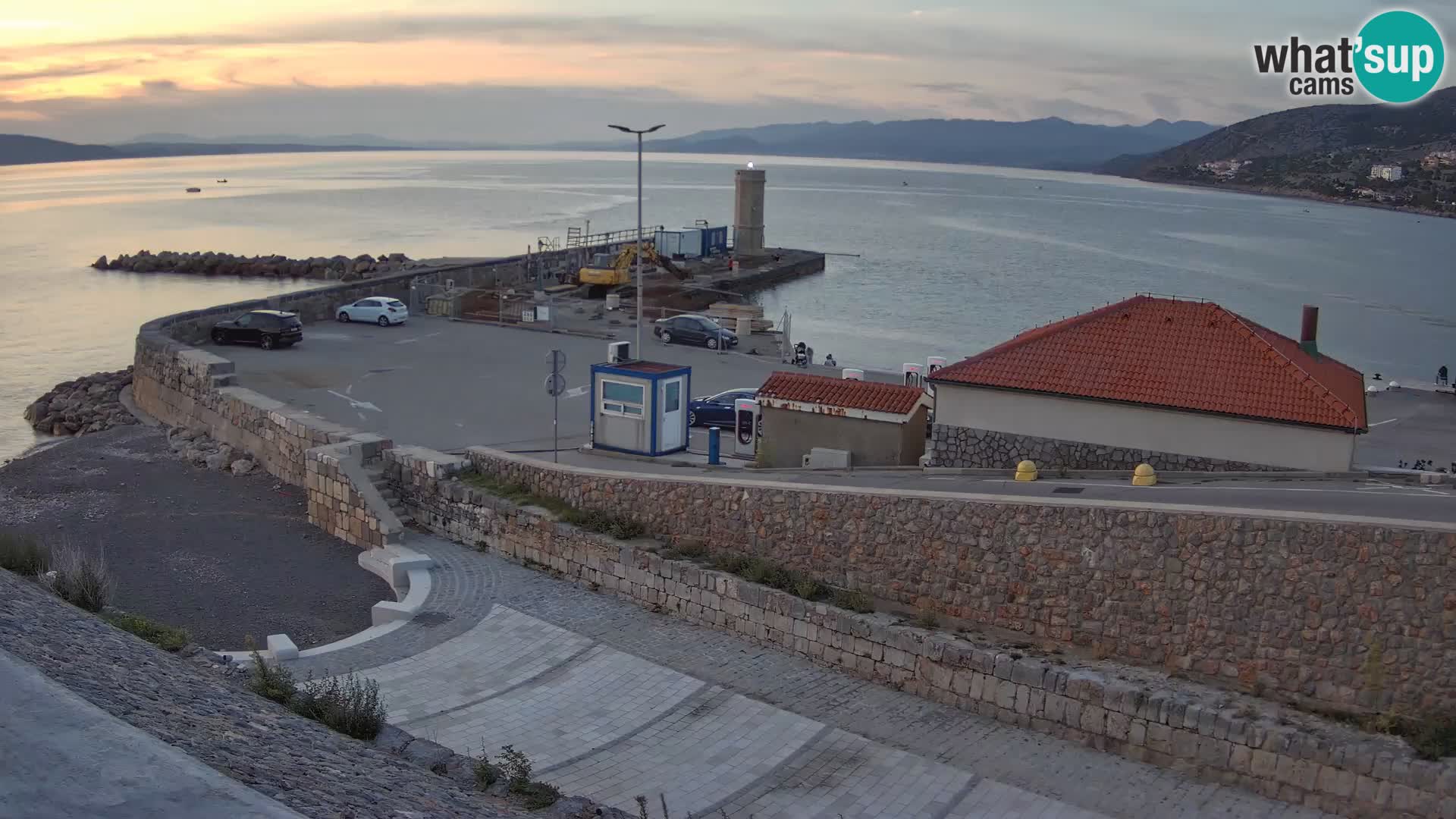 Senj Hafen Webcam – Wellenbrecher & Leuchtturm Liveblick