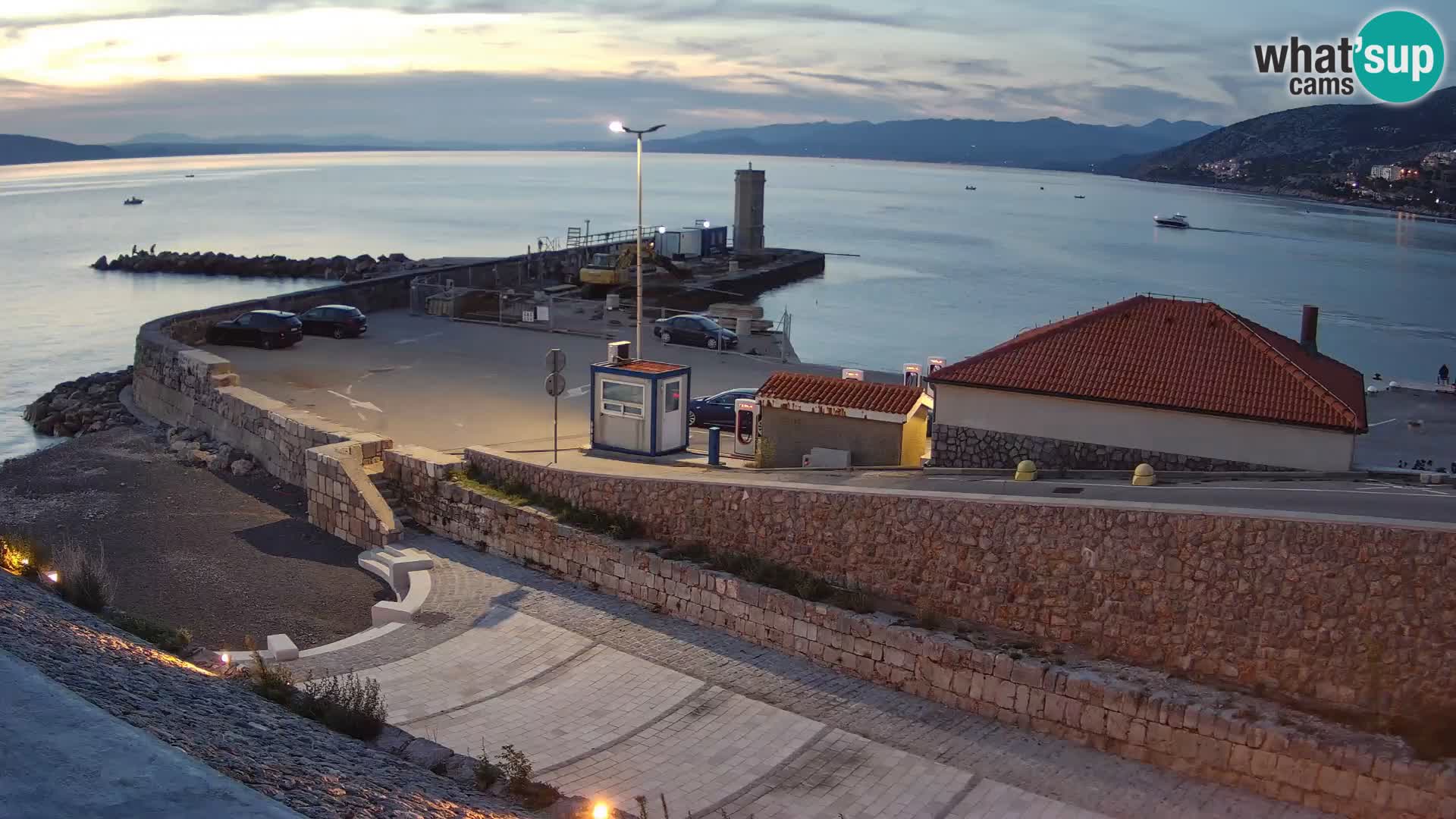 Webcam port de Senj – Vue sur la jetée et le phare