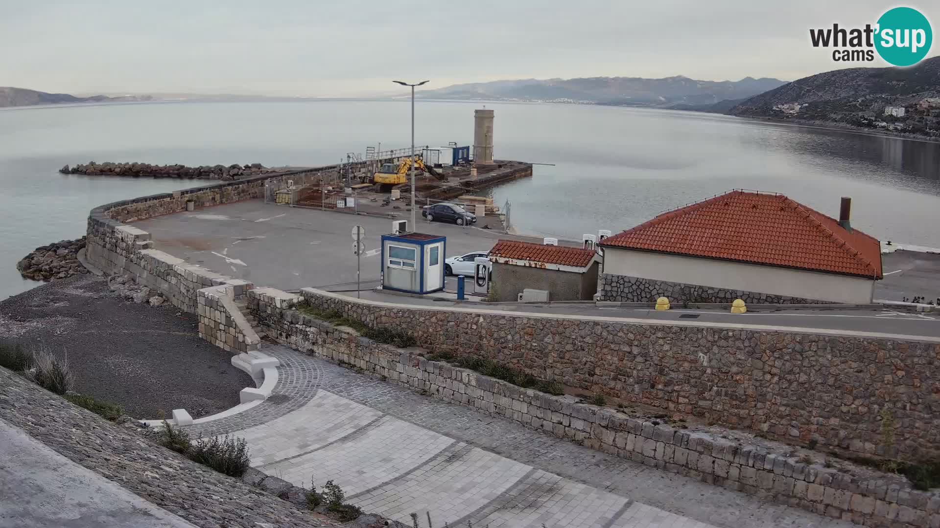Webcam port de Senj – Vue sur la jetée et le phare