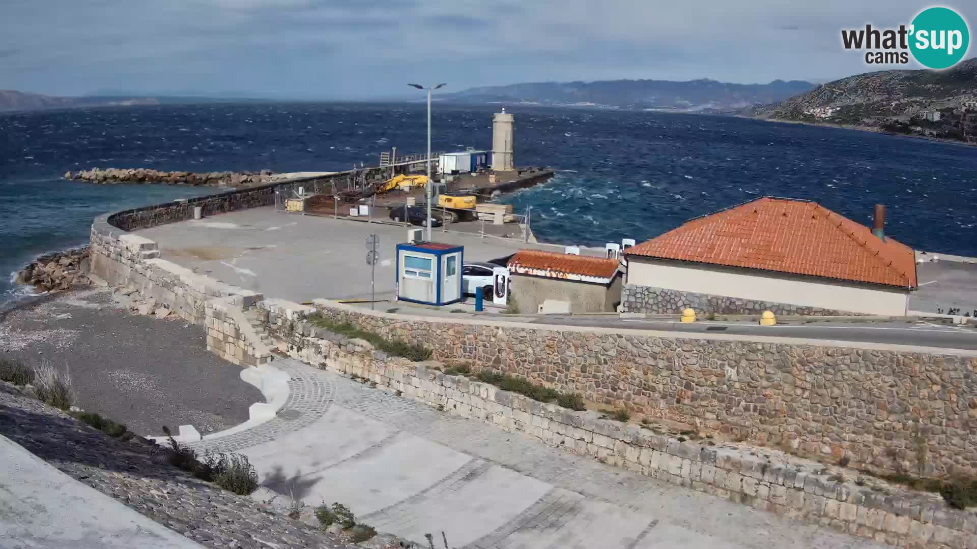 Senj Hafen Webcam – Wellenbrecher & Leuchtturm Liveblick