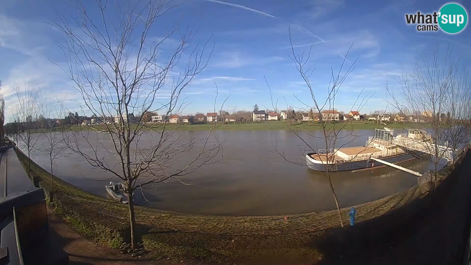 Sisak spletna kamera v živo Pogled na reko Kolpo – Hrvaška