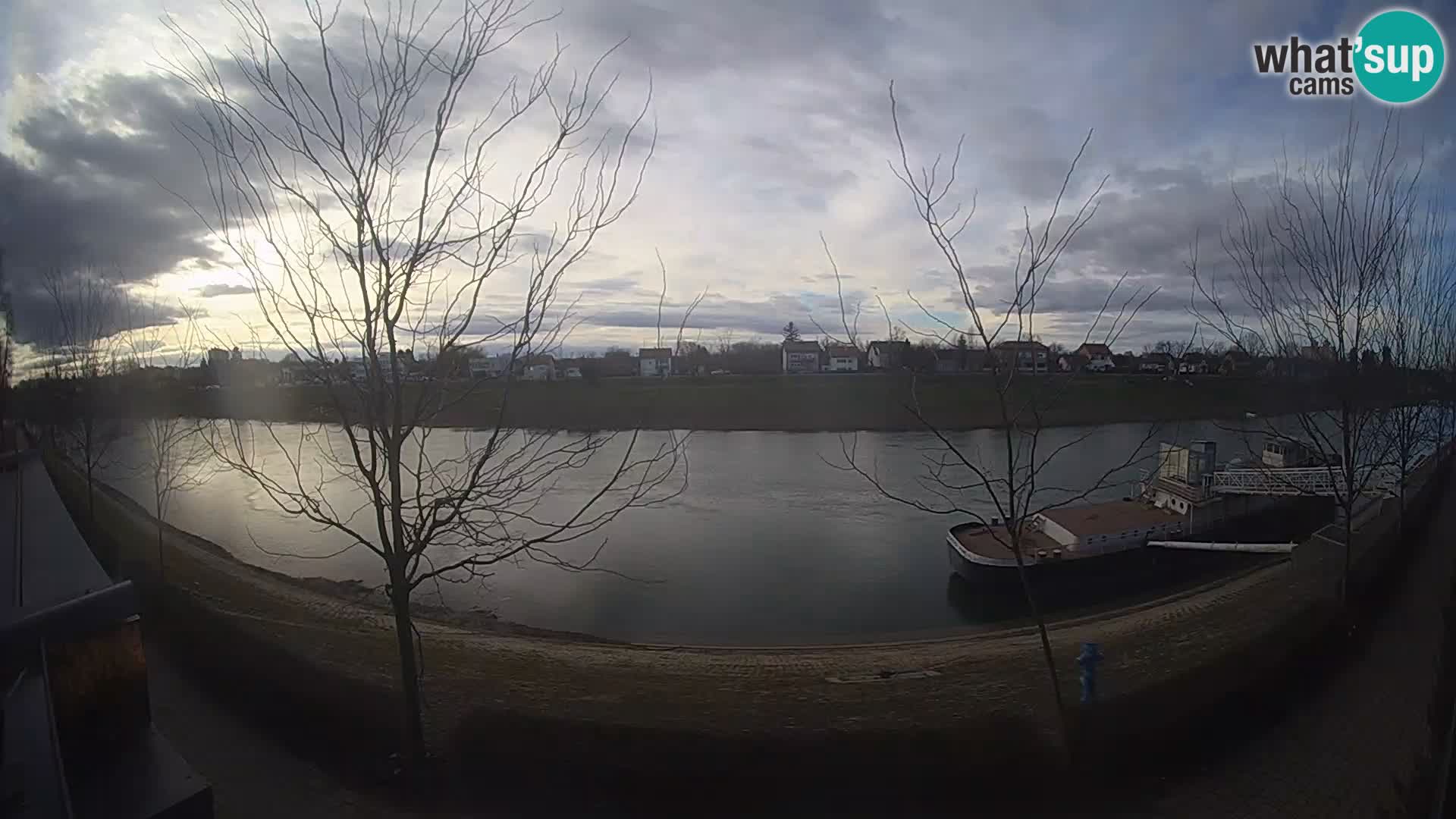 Sisak live webcam pogled na reku Kolpu