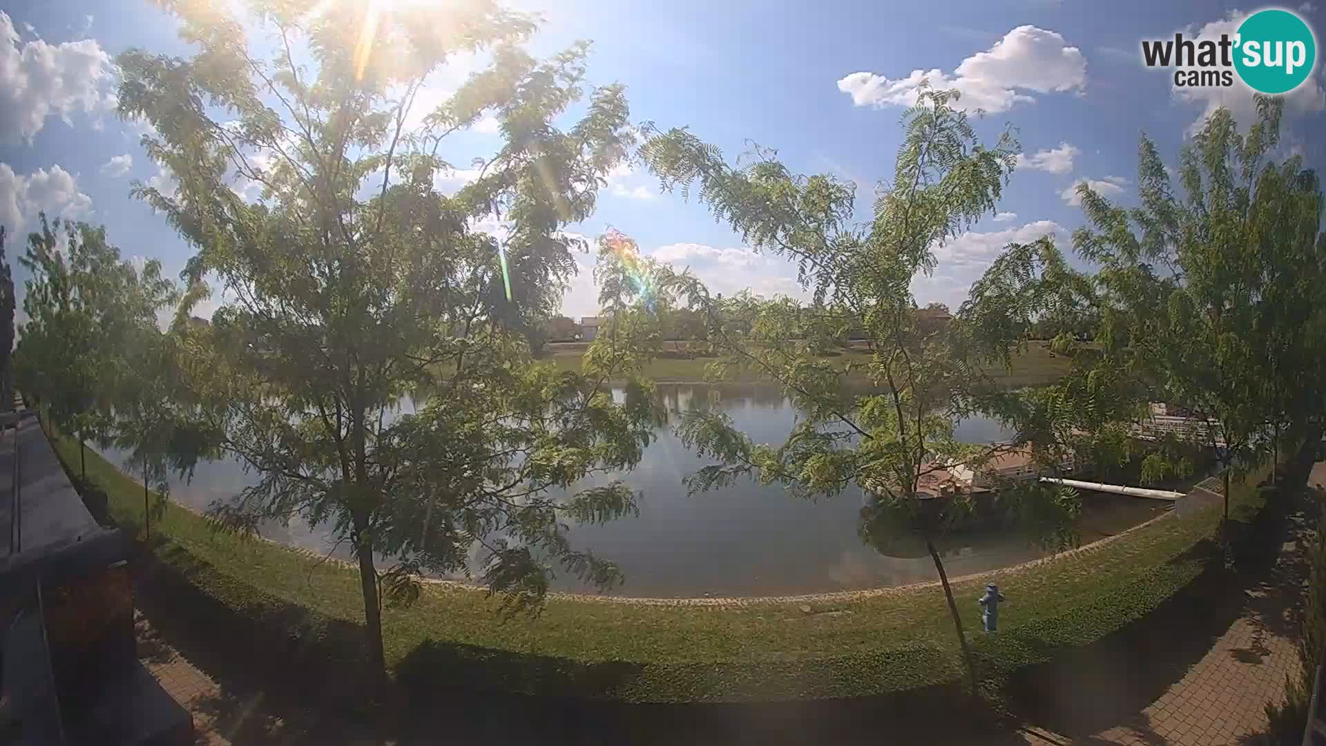 Sisak spletna kamera v živo Pogled na reko Kolpo – Hrvaška
