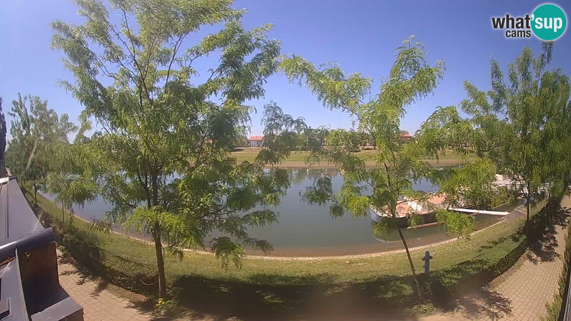 Sisak spletna kamera v živo Pogled na reko Kolpo – Hrvaška