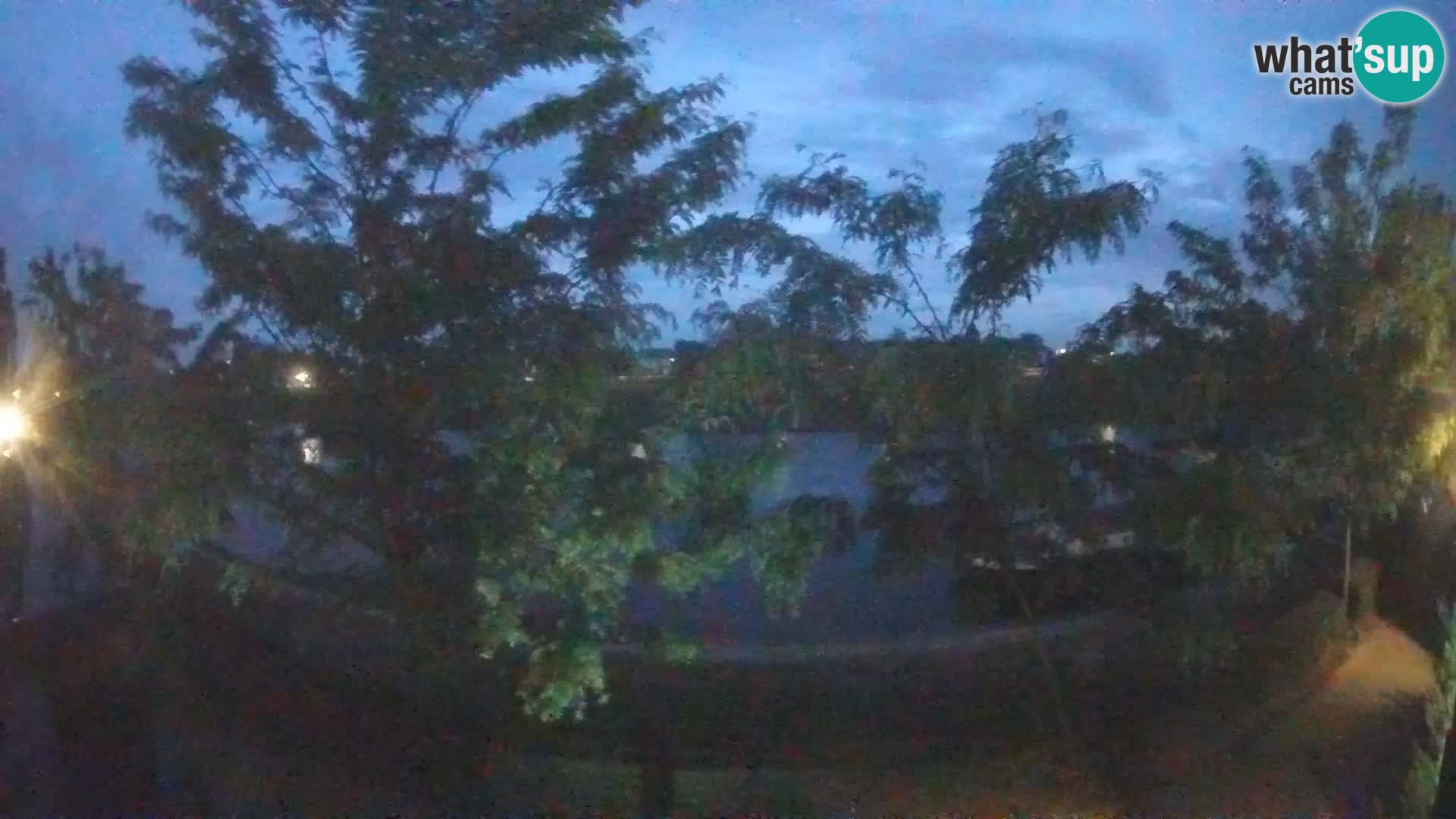 Sisak spletna kamera v živo Pogled na reko Kolpo – Hrvaška