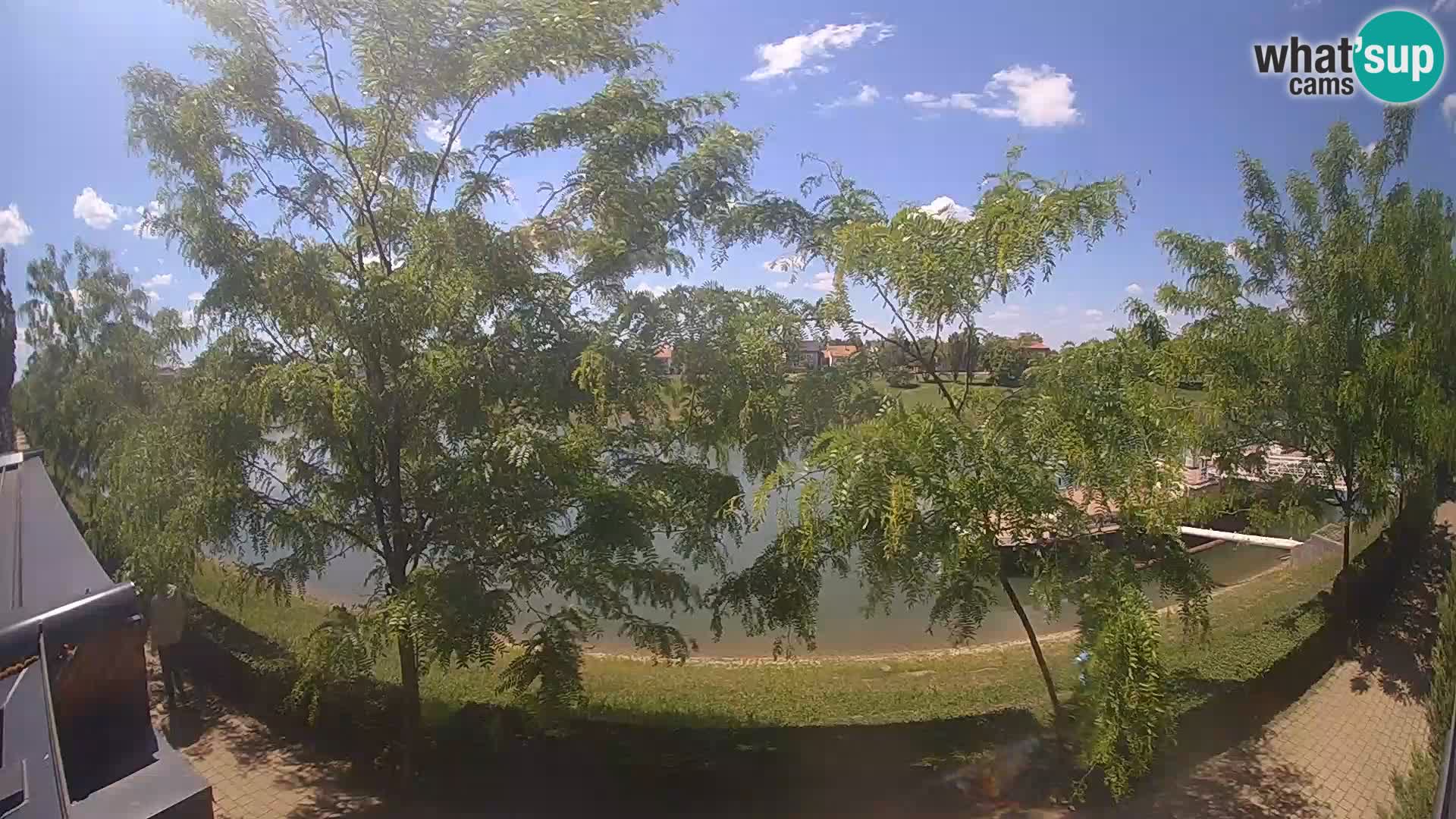 Sisak spletna kamera v živo Pogled na reko Kolpo – Hrvaška