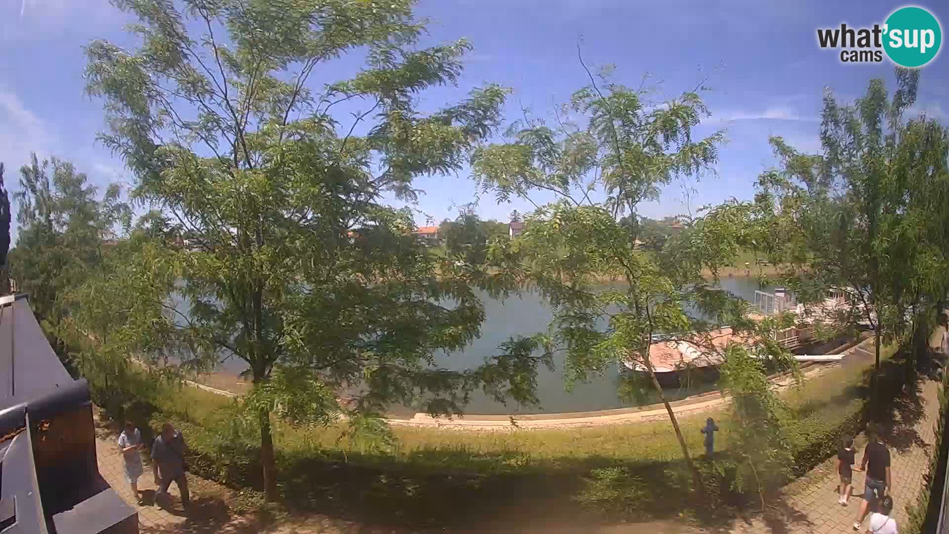 Sisak spletna kamera v živo Pogled na reko Kolpo – Hrvaška