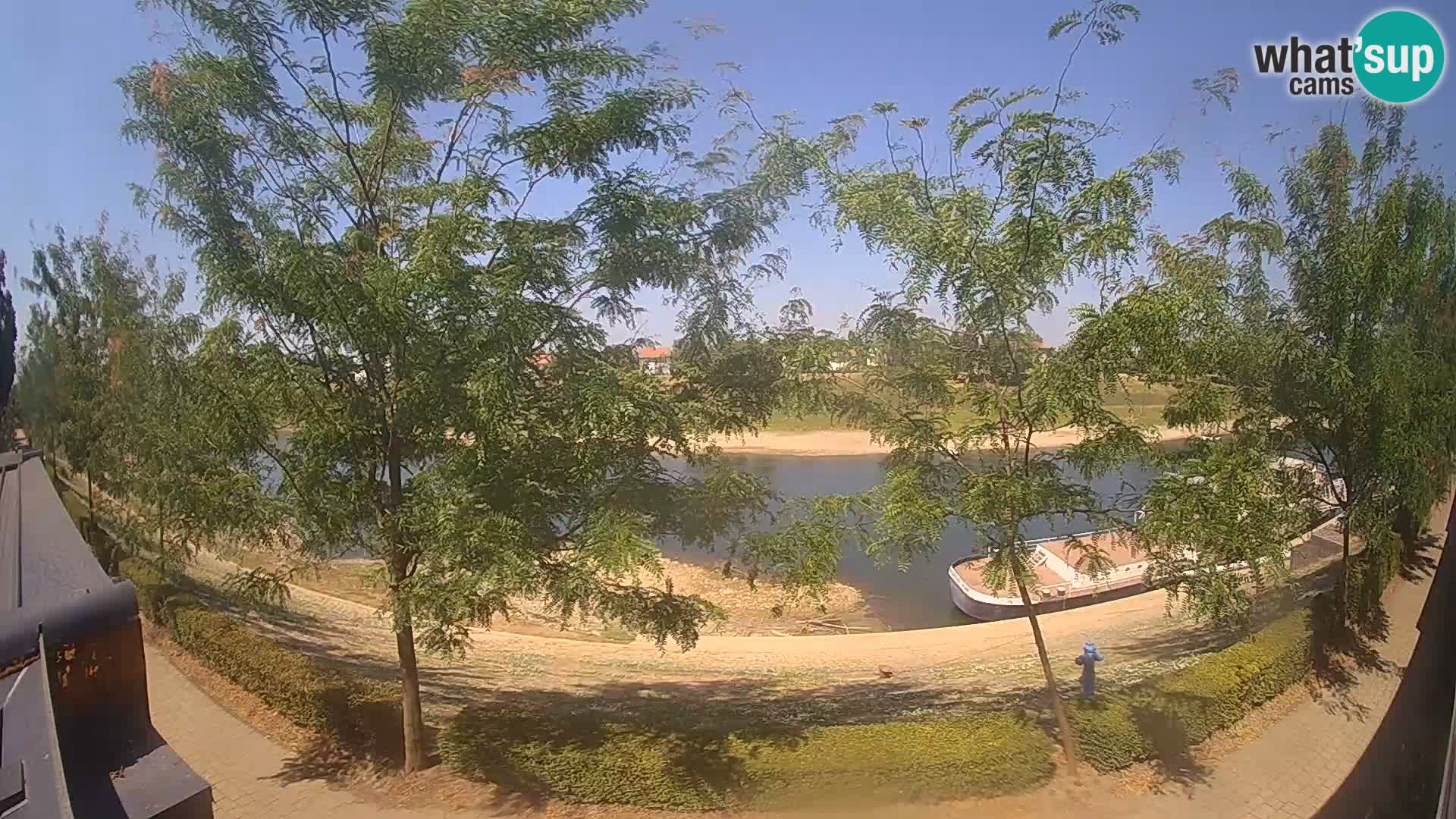 Sisak spletna kamera v živo Pogled na reko Kolpo – Hrvaška