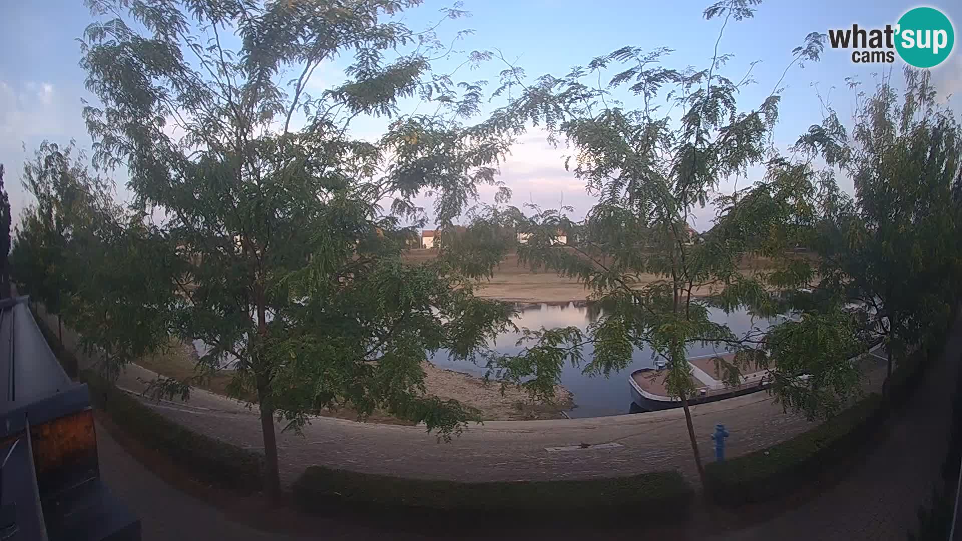 Sisak spletna kamera v živo Pogled na reko Kolpo – Hrvaška