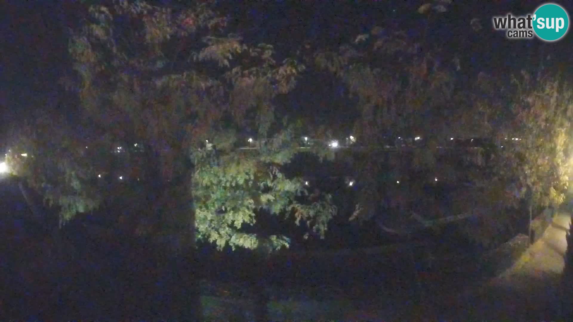 Sisak spletna kamera v živo Pogled na reko Kolpo – Hrvaška