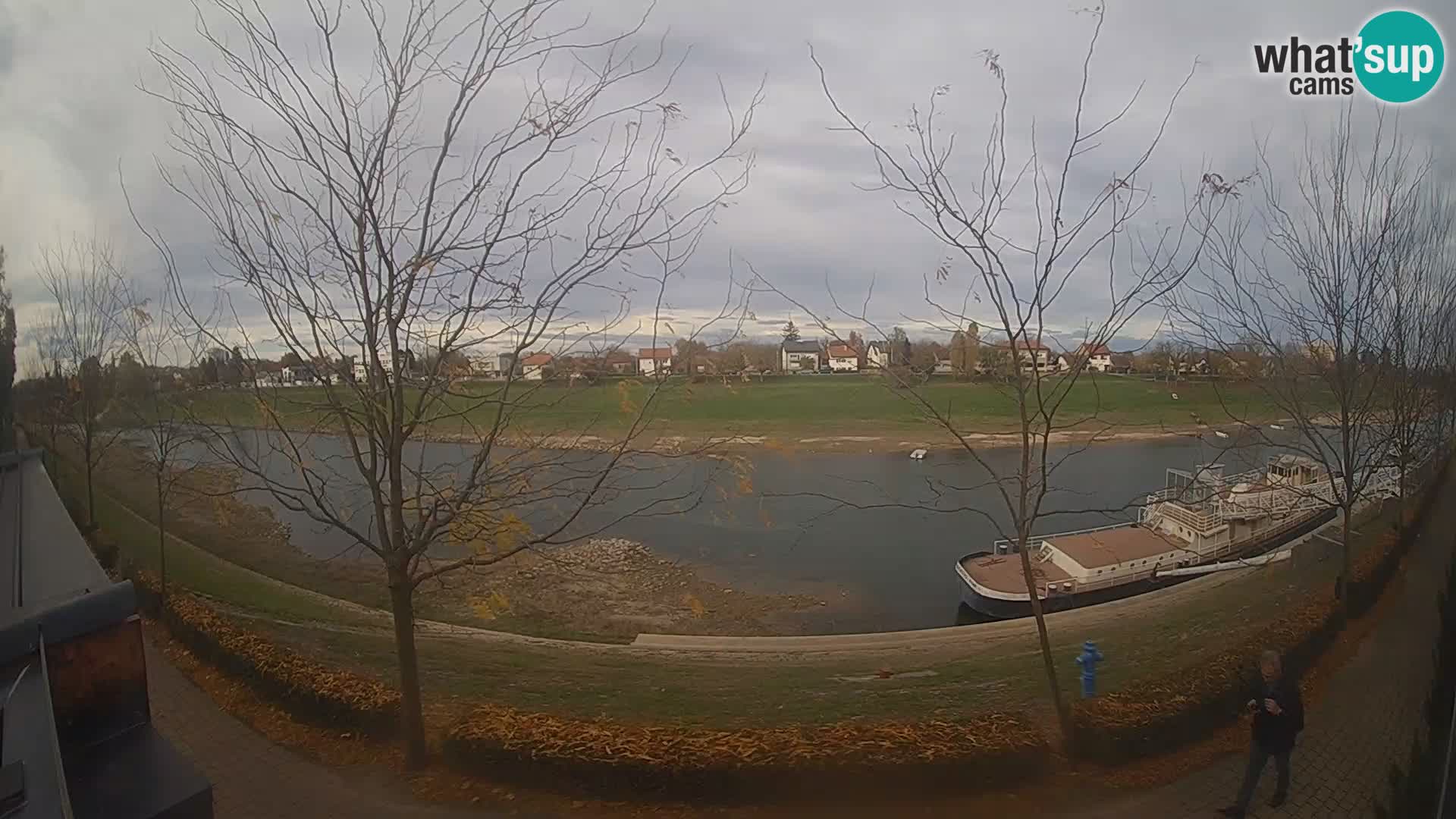 Sisak spletna kamera v živo Pogled na reko Kolpo – Hrvaška