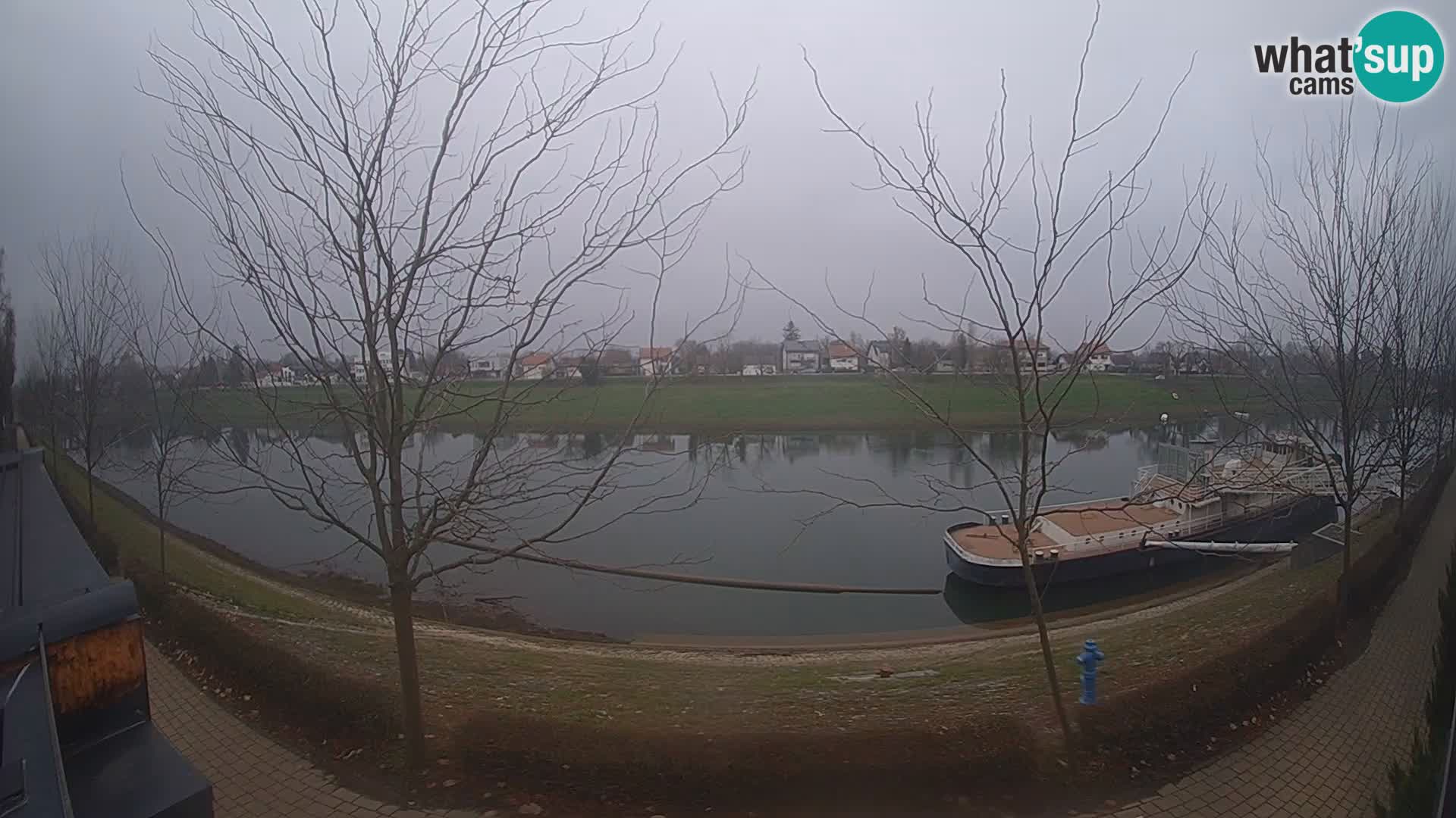 Sisak spletna kamera v živo Pogled na reko Kolpo – Hrvaška