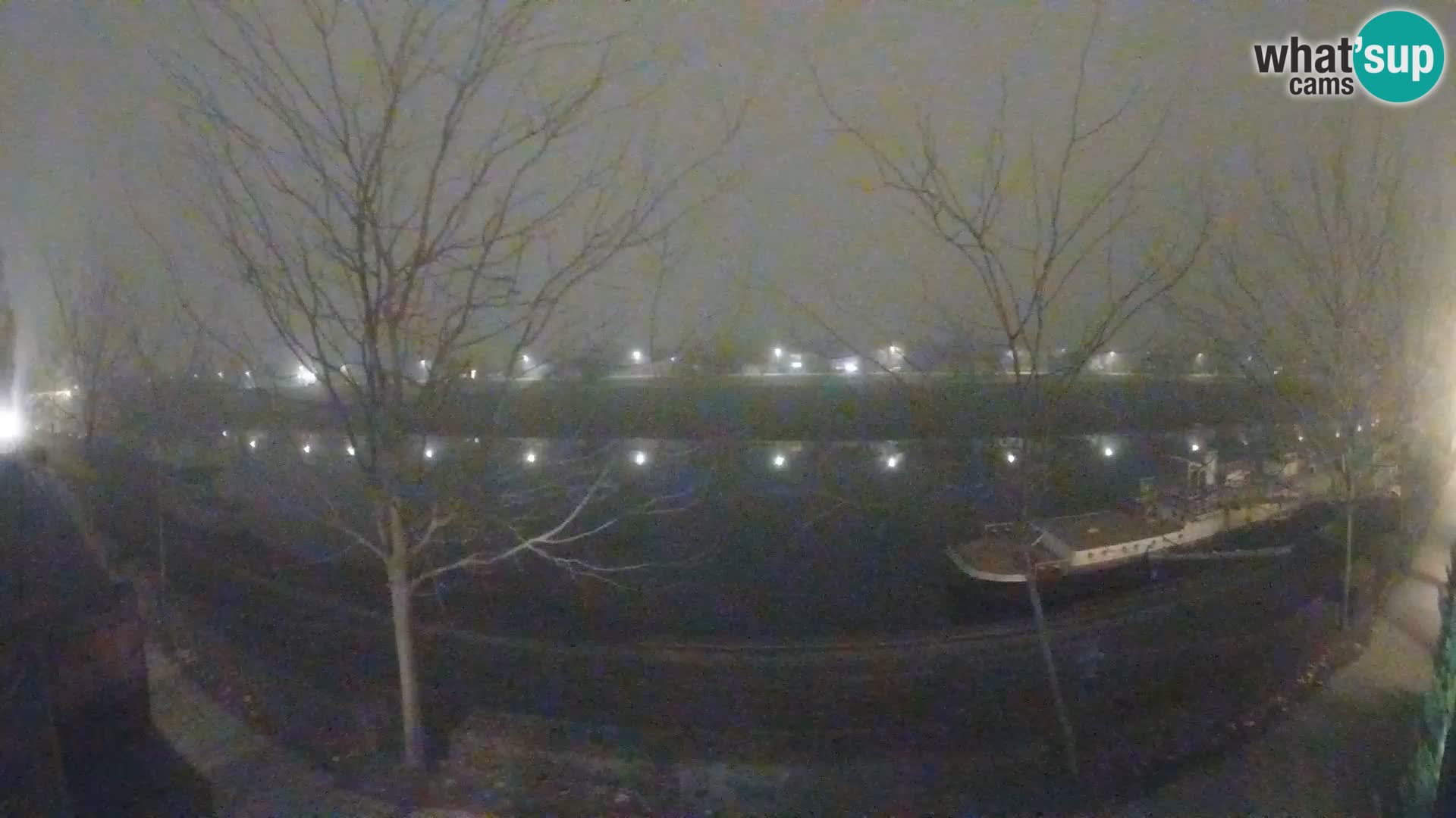 Sisak spletna kamera v živo Pogled na reko Kolpo – Hrvaška