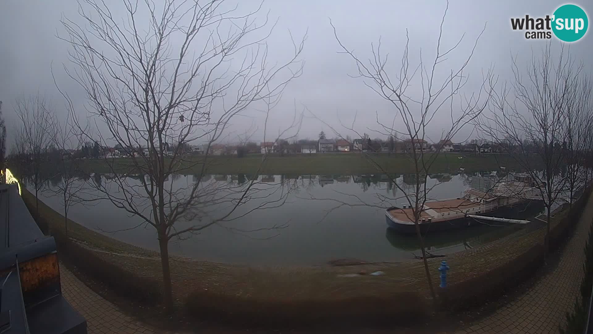 Sisak spletna kamera v živo Pogled na reko Kolpo – Hrvaška