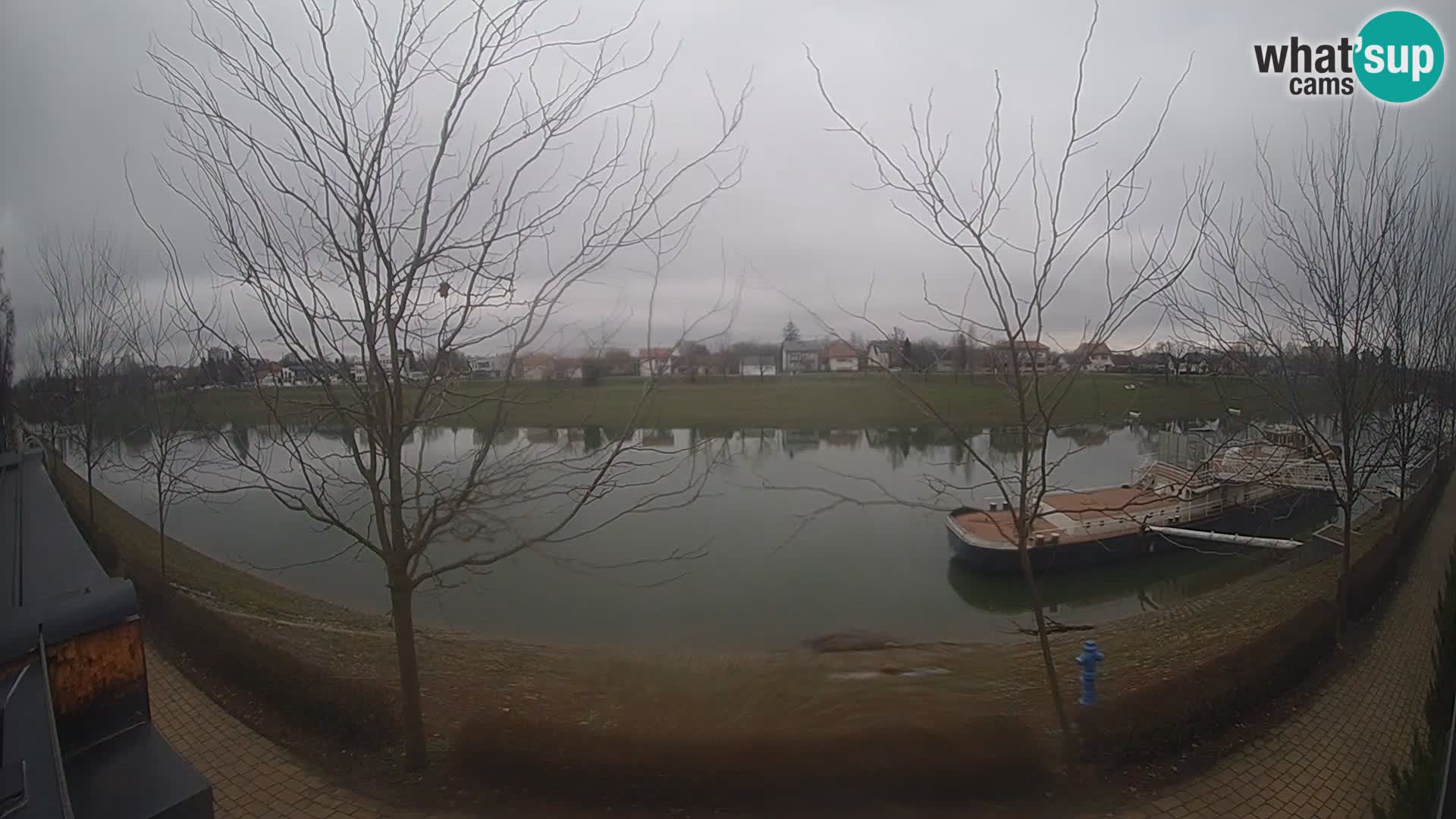 Sisak spletna kamera v živo Pogled na reko Kolpo – Hrvaška