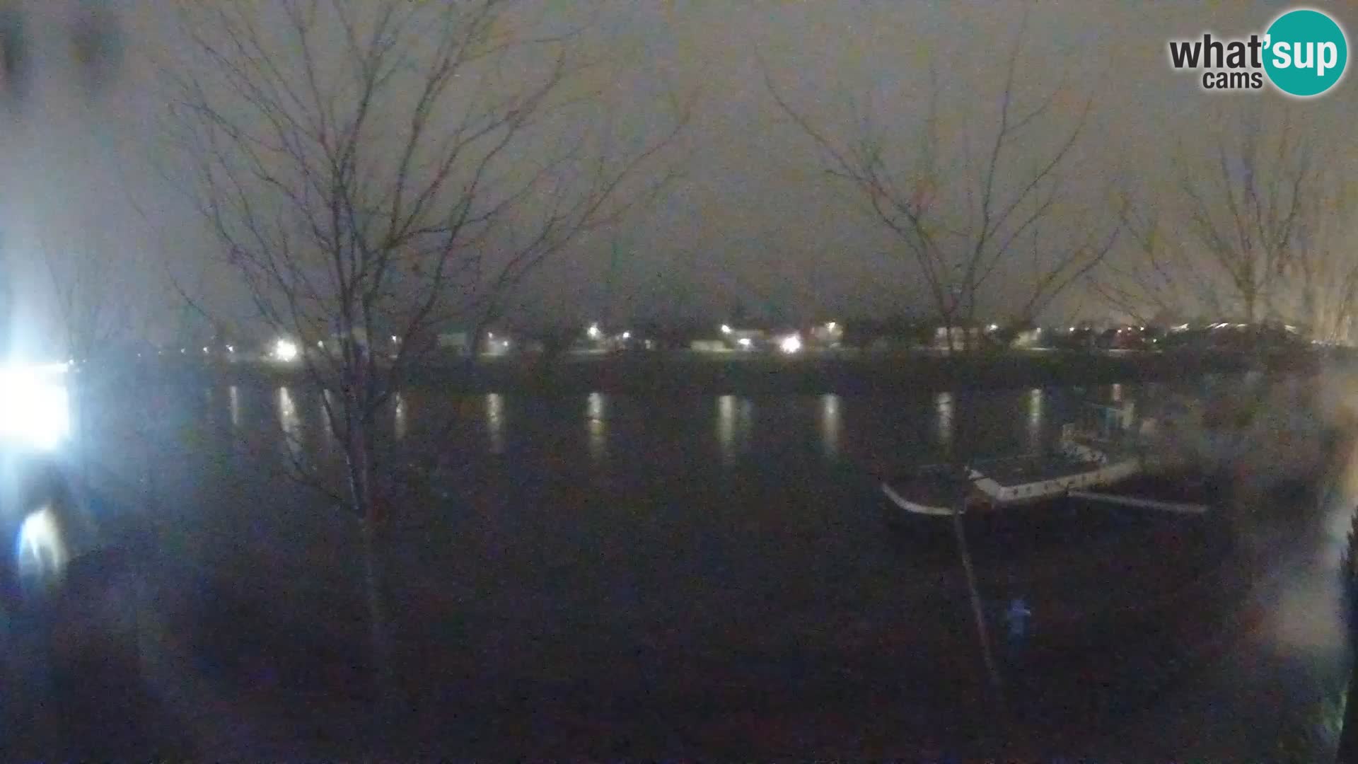 Sisak spletna kamera v živo Pogled na reko Kolpo – Hrvaška