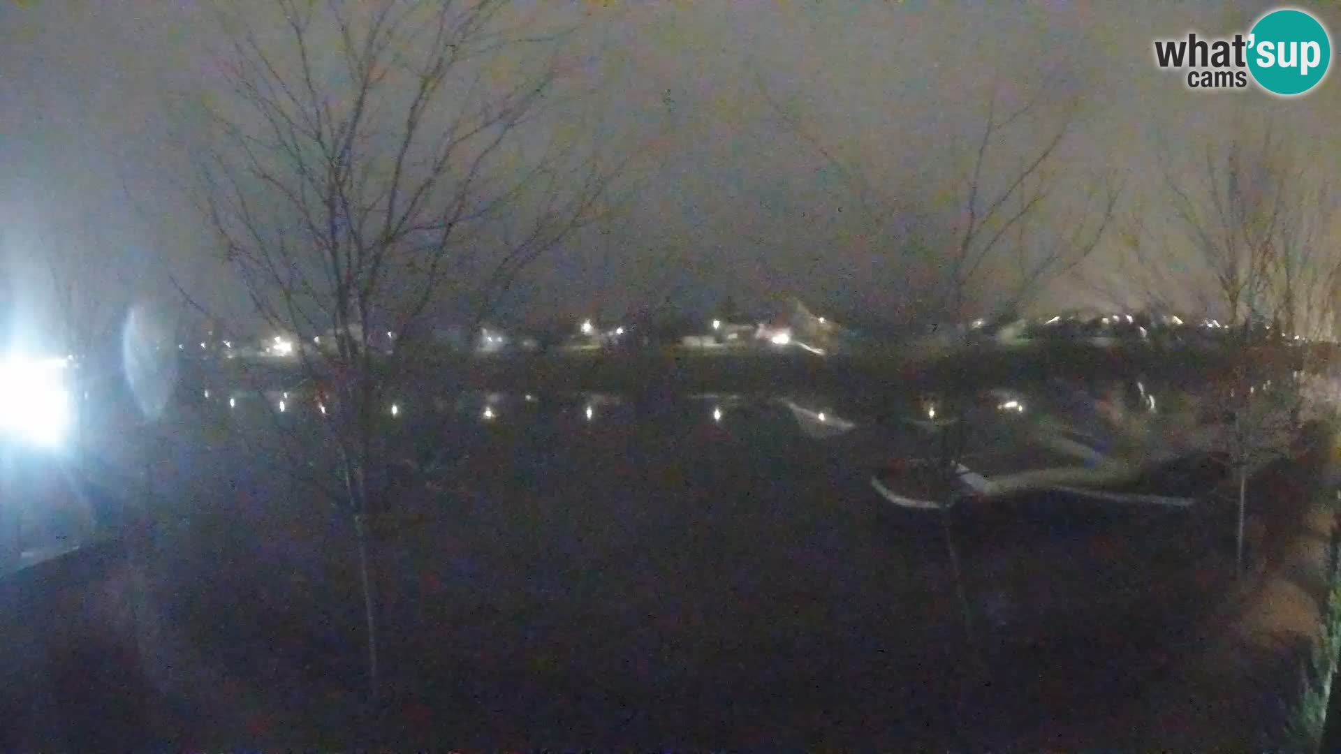 Sisak spletna kamera v živo Pogled na reko Kolpo – Hrvaška