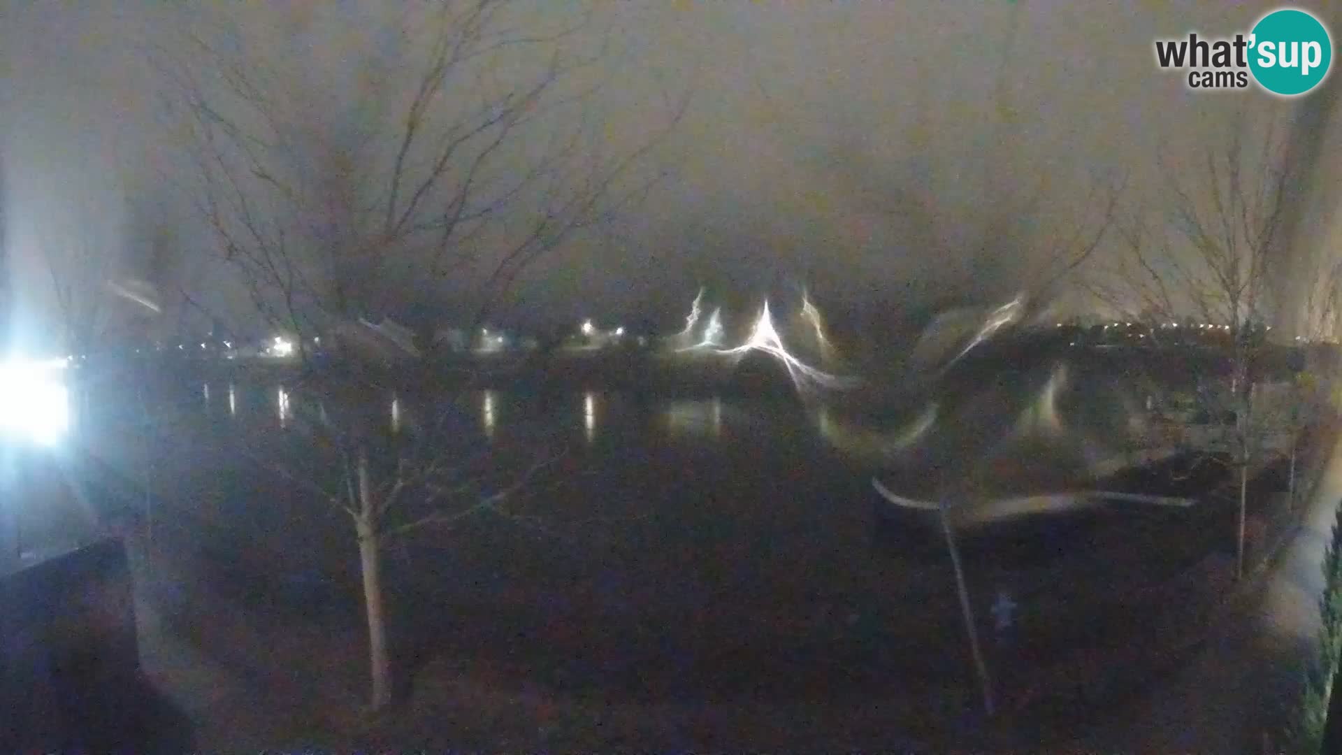 Sisak spletna kamera v živo Pogled na reko Kolpo – Hrvaška