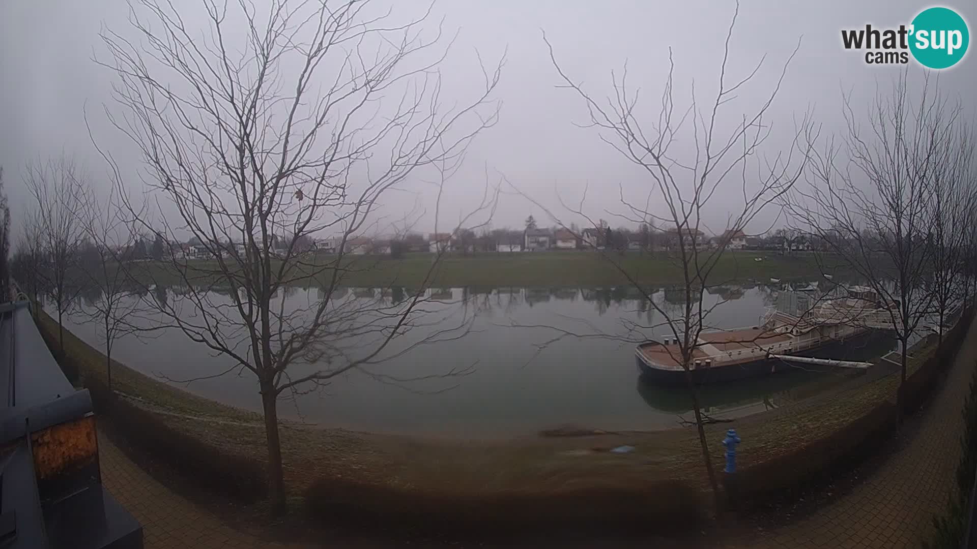 Sisak spletna kamera v živo Pogled na reko Kolpo – Hrvaška