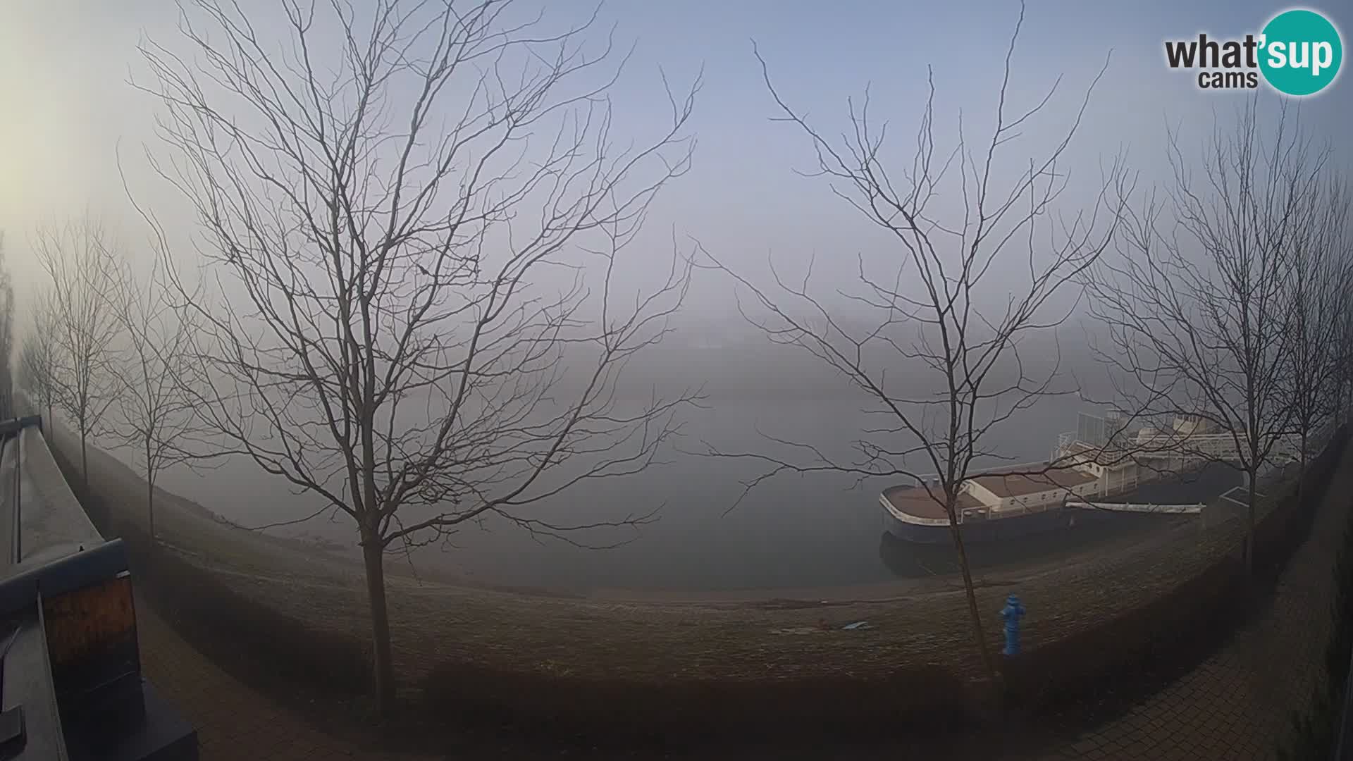 Sisak spletna kamera v živo Pogled na reko Kolpo – Hrvaška