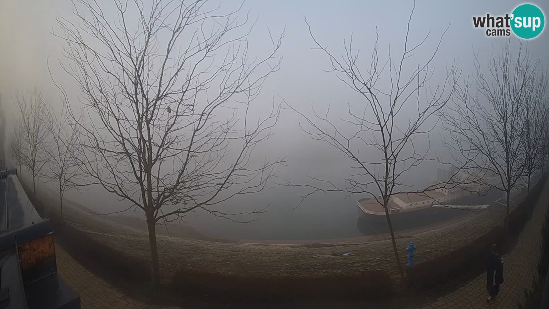 Sisak spletna kamera v živo Pogled na reko Kolpo – Hrvaška