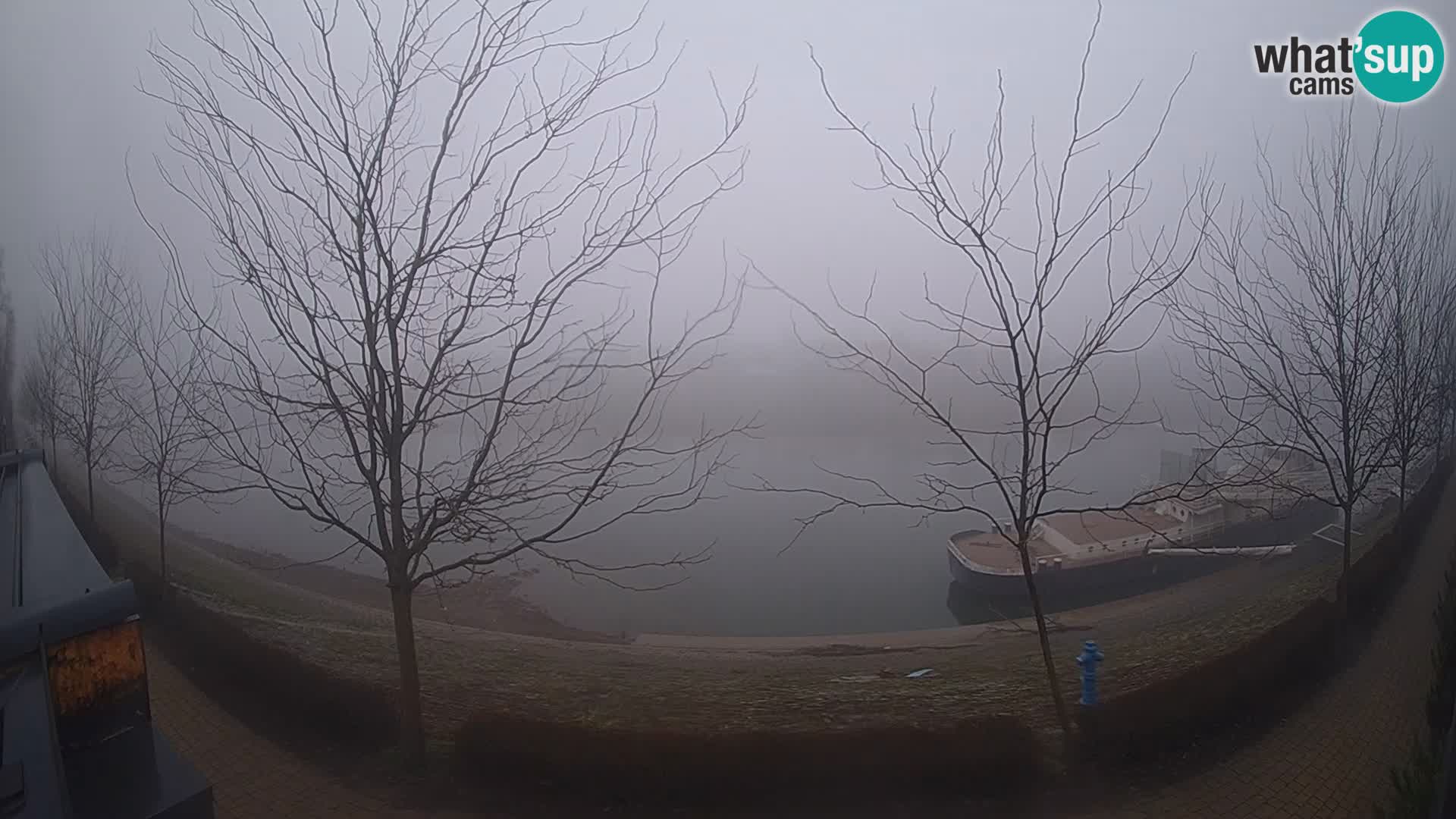 Sisak spletna kamera v živo Pogled na reko Kolpo – Hrvaška