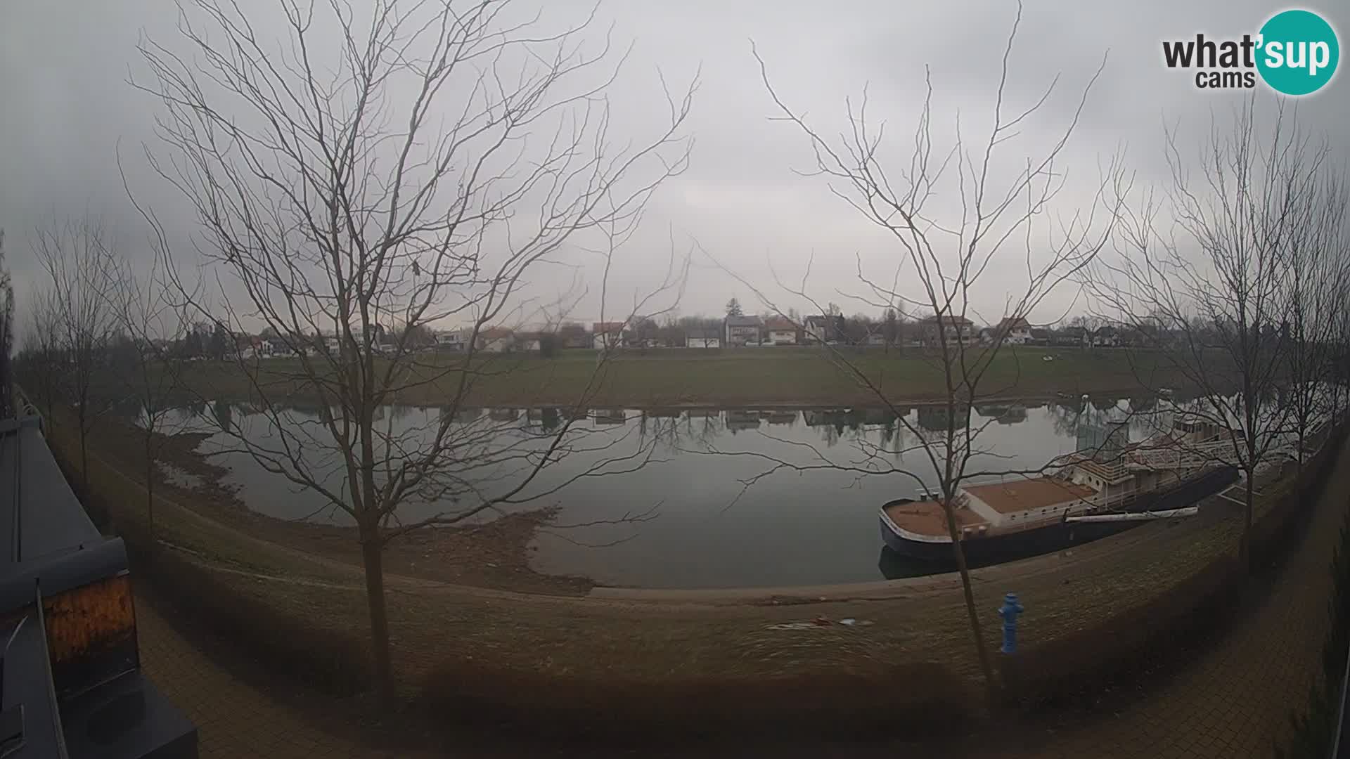 Sisak spletna kamera v živo Pogled na reko Kolpo – Hrvaška
