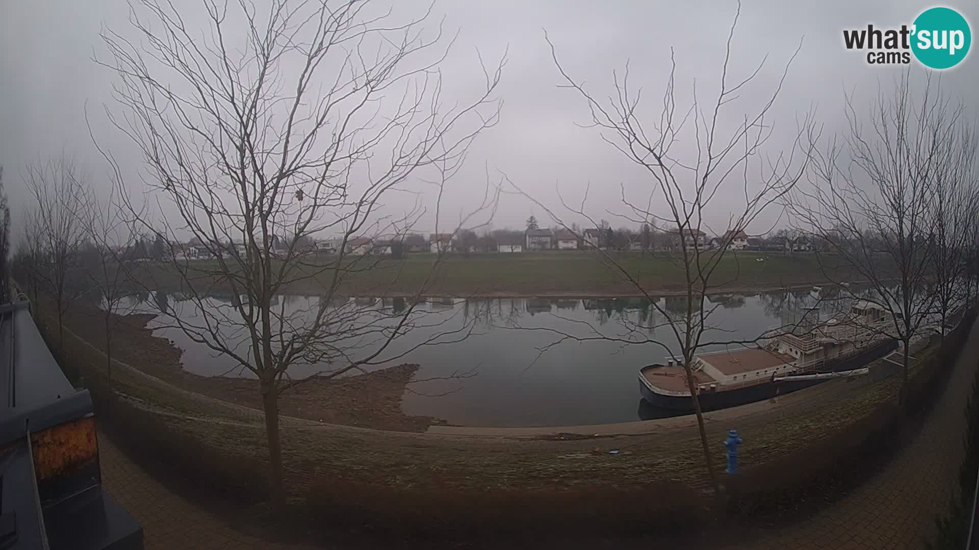 Sisak spletna kamera v živo Pogled na reko Kolpo – Hrvaška