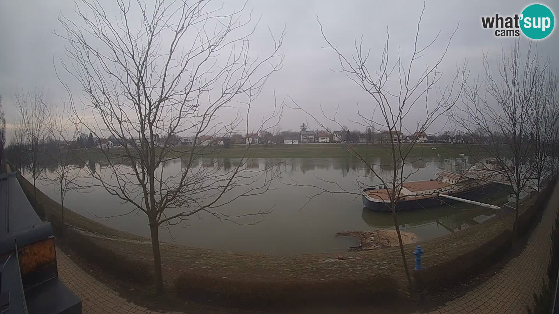 Sisak spletna kamera v živo Pogled na reko Kolpo – Hrvaška