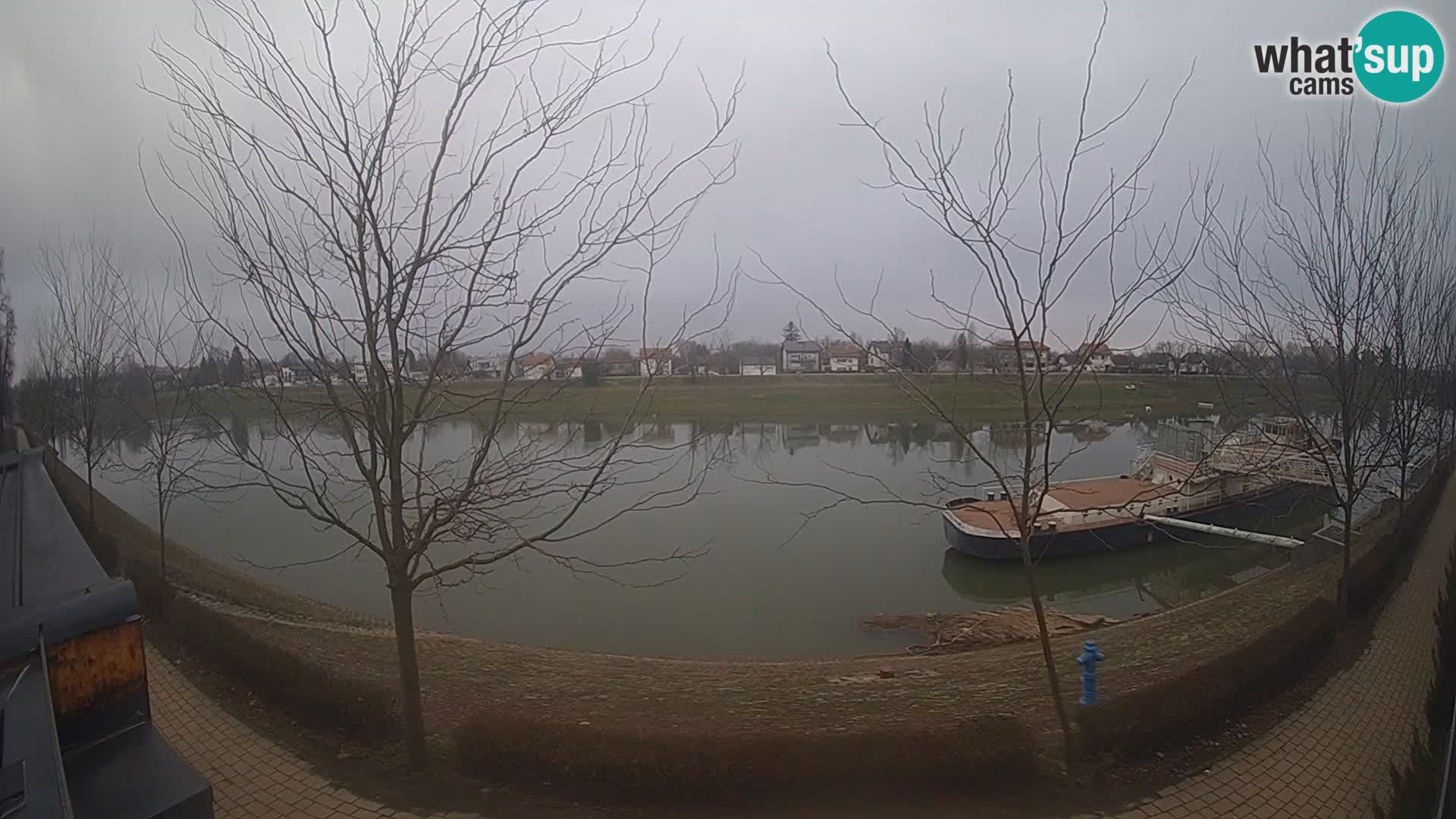 Sisak spletna kamera v živo Pogled na reko Kolpo – Hrvaška