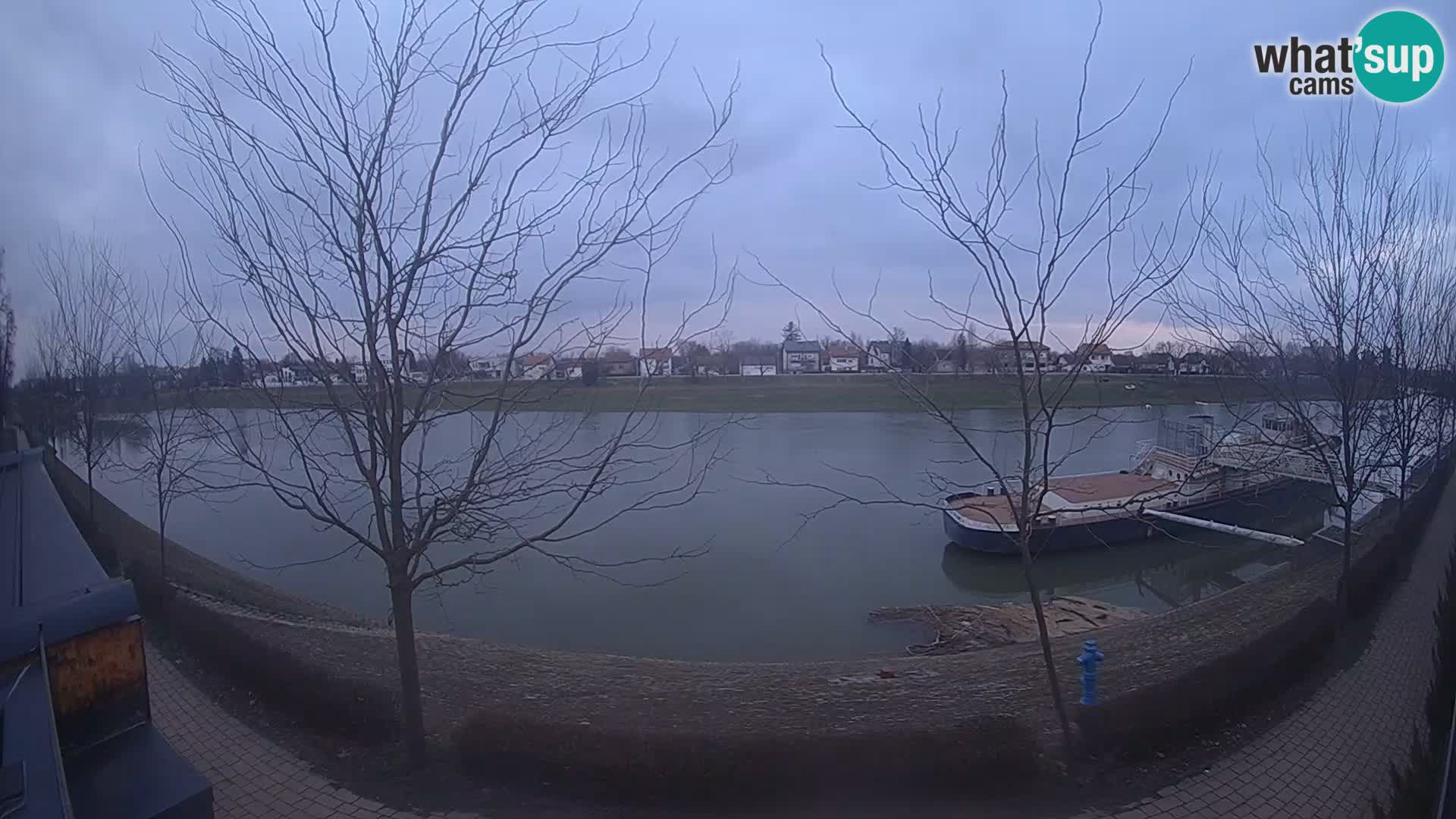 Sisak spletna kamera v živo Pogled na reko Kolpo – Hrvaška