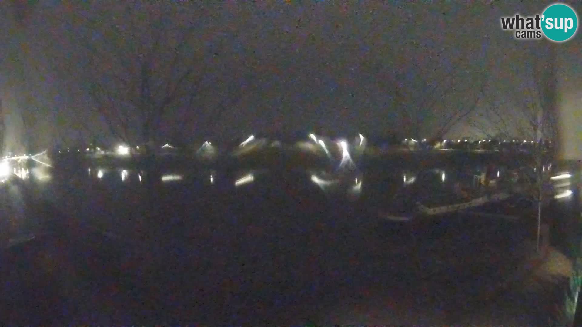 Sisak spletna kamera v živo Pogled na reko Kolpo – Hrvaška